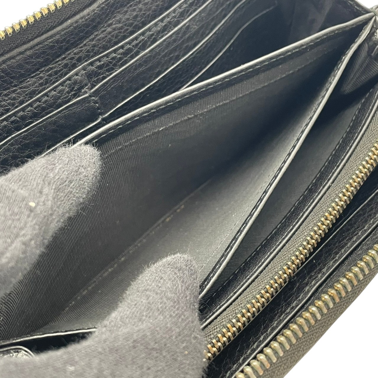 Authentic GUCCI Soho Interlocking G Leather Zip Around Long Wallet Black