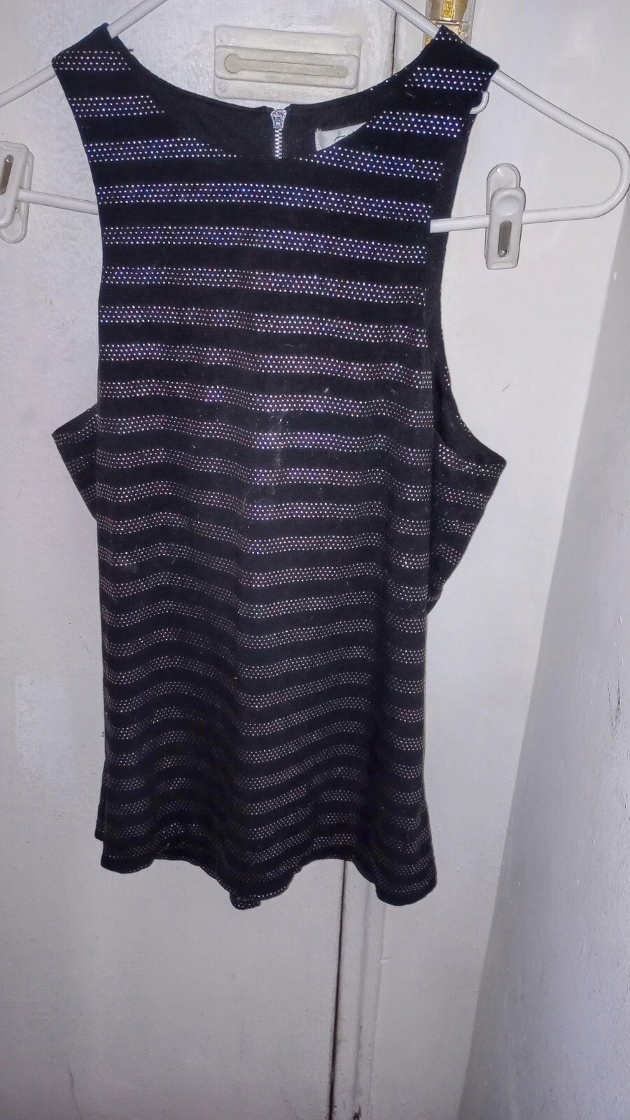 Cache Luxe Black Shell With Silver Metallic threads Sleeveless Sz. Med