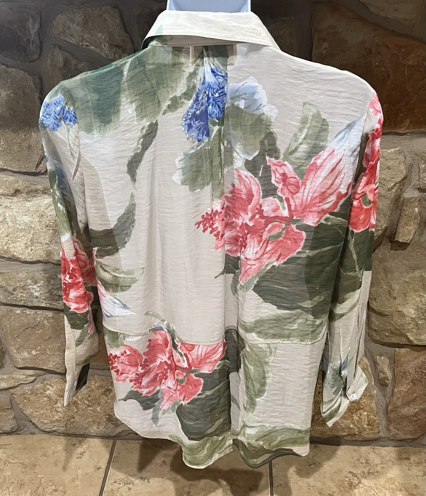 Life Style Semi Sheer Light-Weight Button Up Floral Blouse XL Split Lower Back