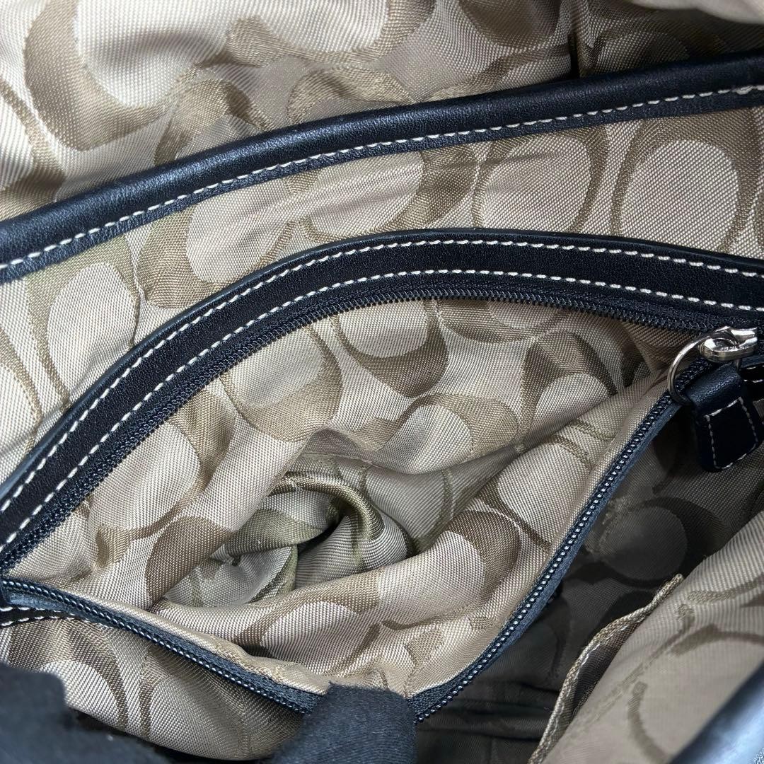 COACH Soho Hobo Shoulder Bag Black Leather Pre-Owned Charm Included 31x17x7 cm