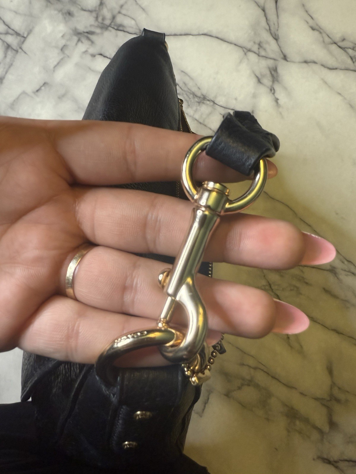Coach Black Pebbled Shoulder Bag Turn Lock, Horse Carriage, Gold Hardware