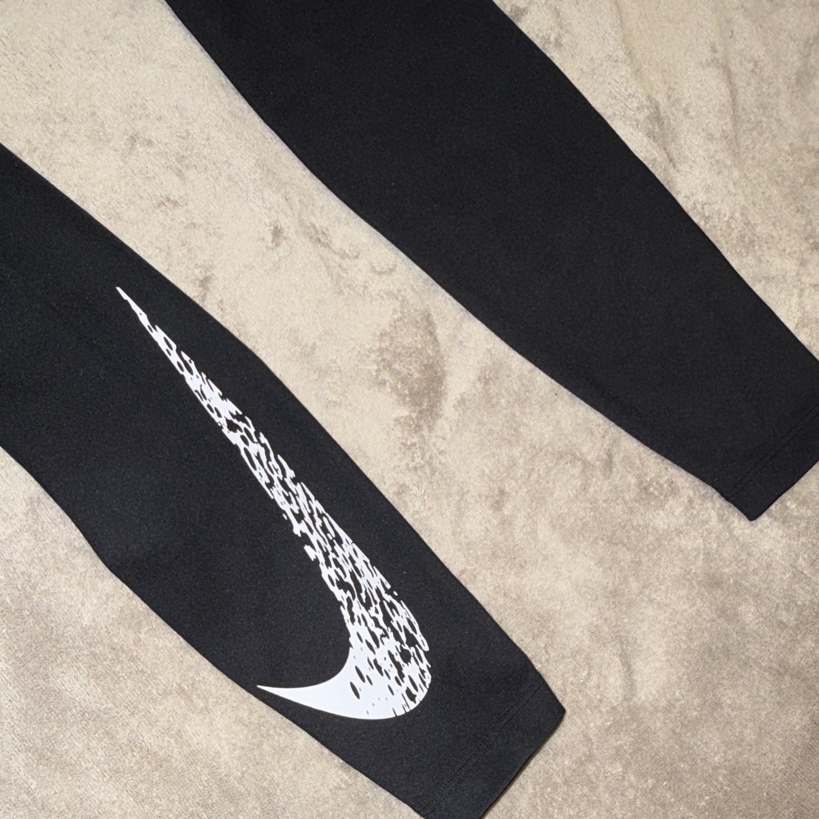 Nike Dri-FIT Women’s Black Leggings 24” inseam XS