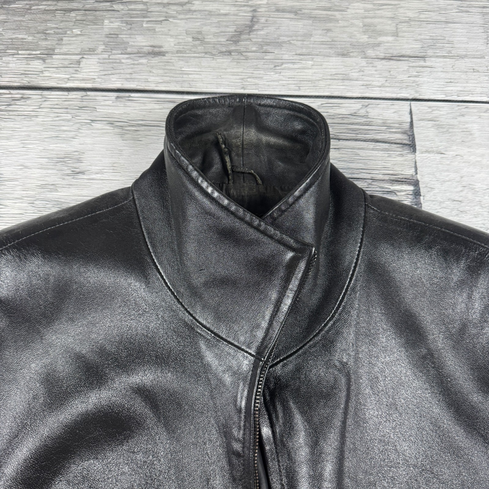 Grandeur Vintage Black Leather Jacket Minimalist Zip Up Classic Coat