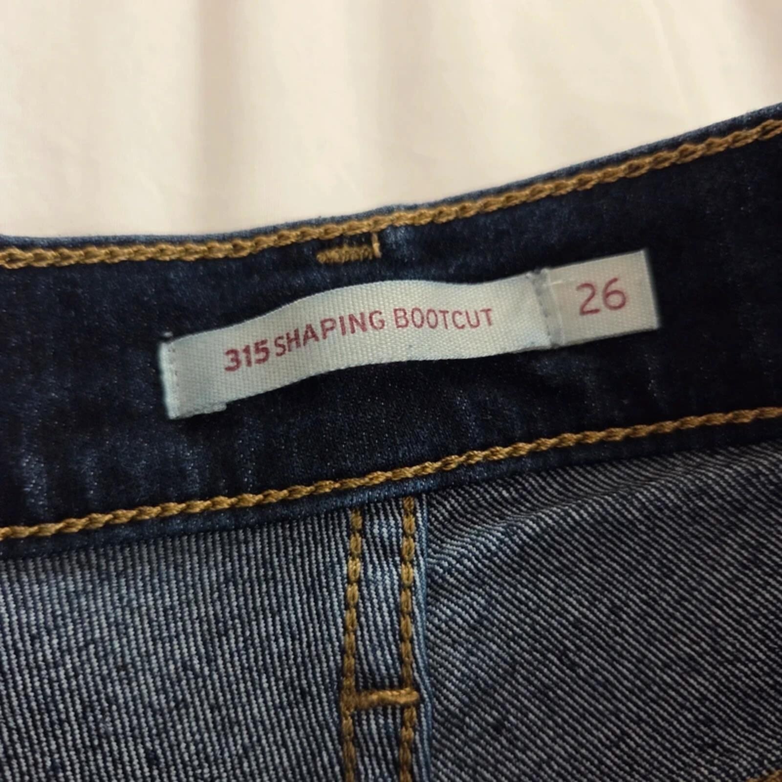 Levi’s 315 Shaping Bootcut Jeans W26 L30 Dark Wash Stretch Denim