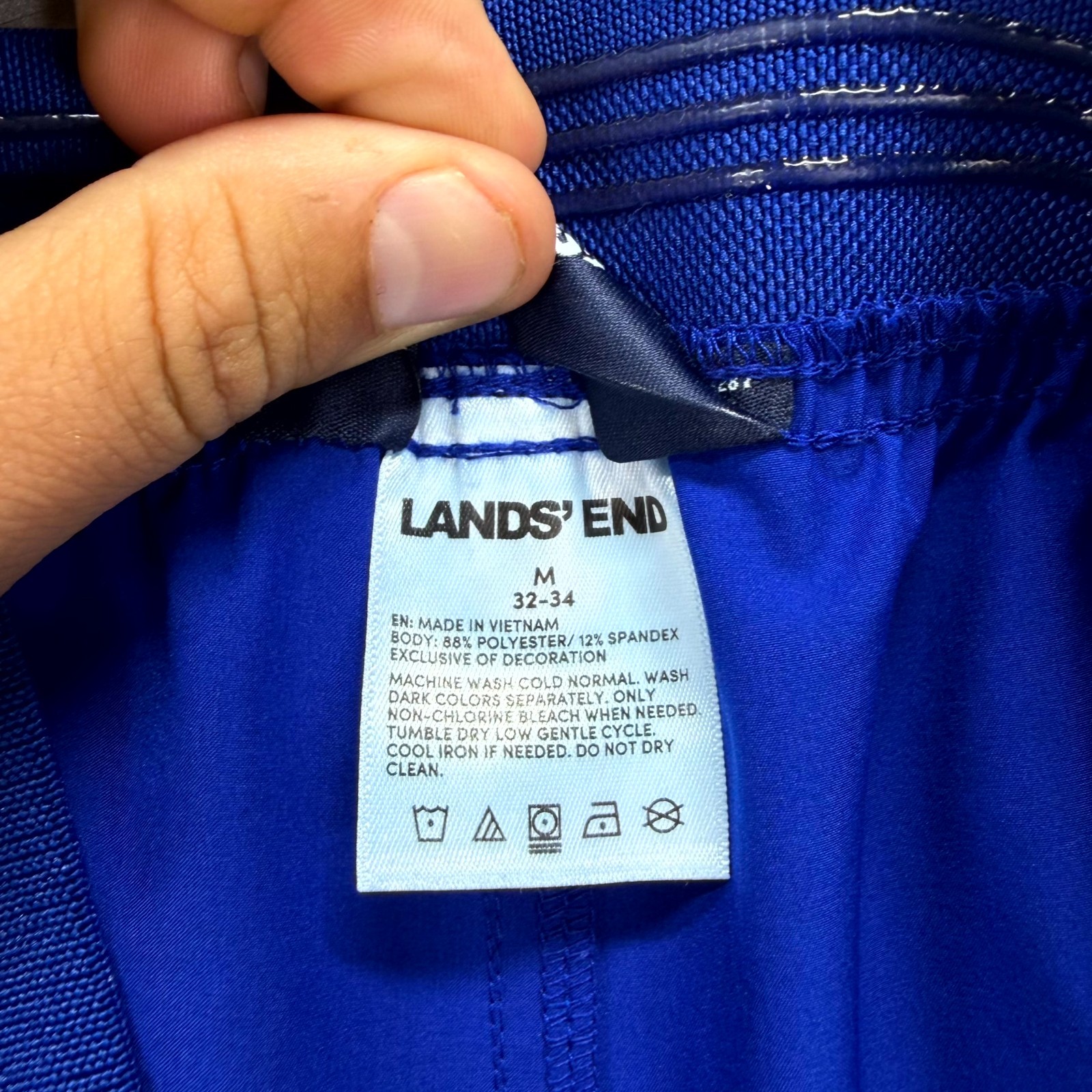 Lands’ End Shorts Mens M Blue Side Stripes Stretch Quick Dry Gym Running Board