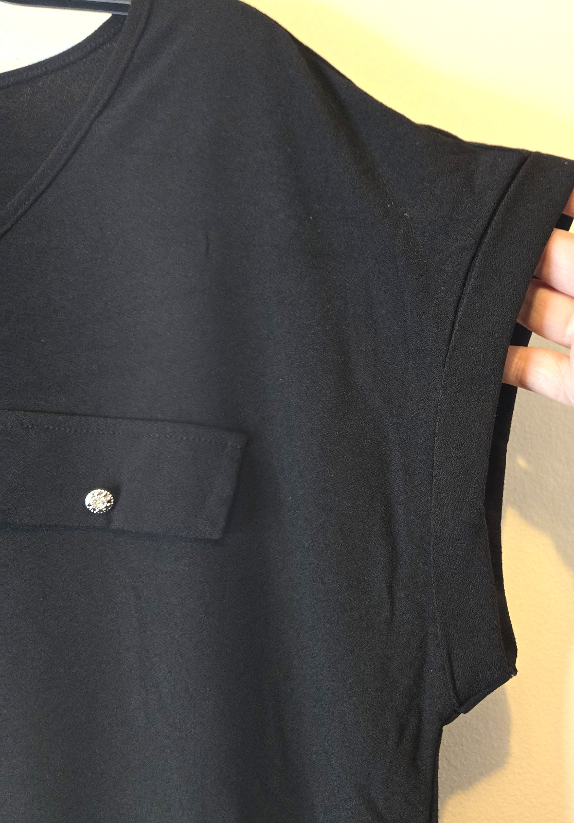 Women’s Top Black SS Blouse 1/4 Zip Top Sz L/XL Faux Pockets w Bedazzled Buttons
