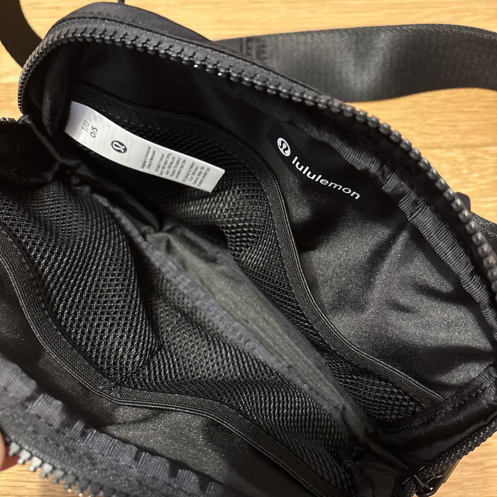 Lululemon Everywhere Black Belt Bag 1L Adjustable NWT Casual Shoulder Crossbody