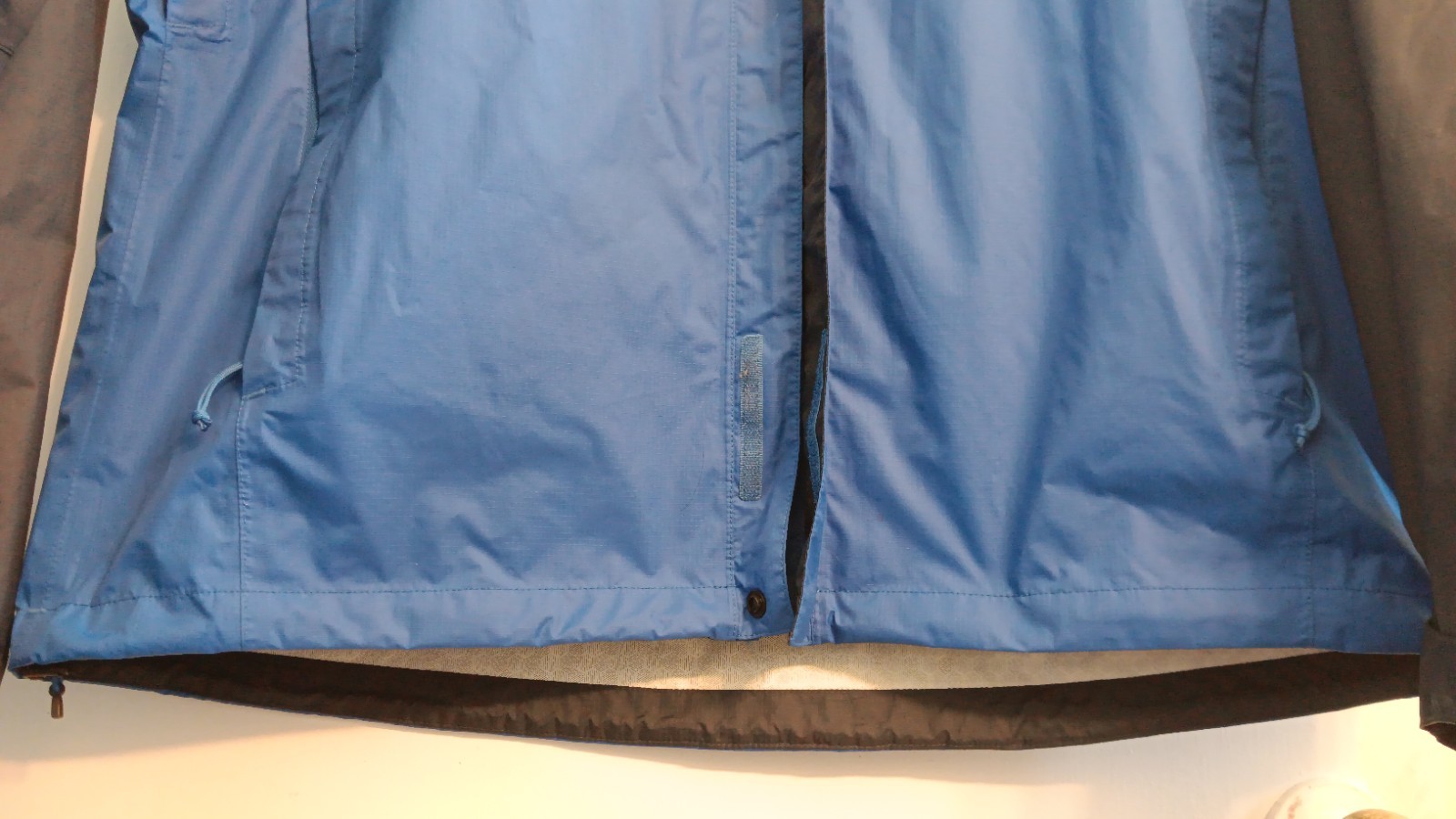 Mens The North Face Two Block Rain Jacket Hyvent 2.5L Size XL Blue & Navy
