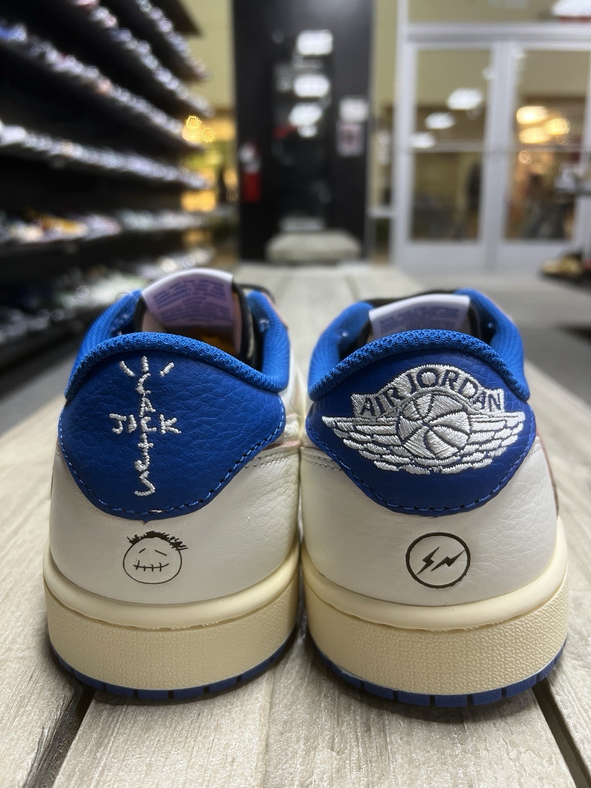 Size 9 – Fragment Design x Travis Scott x Air Jordan 1 Retro OG SP Low Sail…
