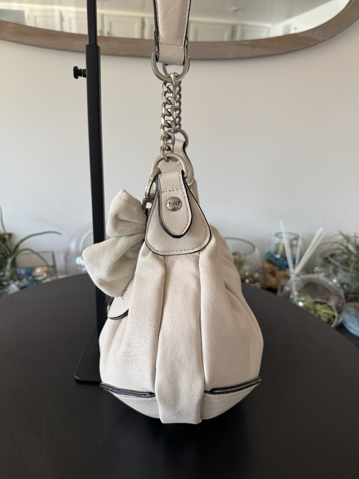 Juicy Couture Ivory Shoulder Bag Chain Strap Bow Accents Pink Lined Zip
