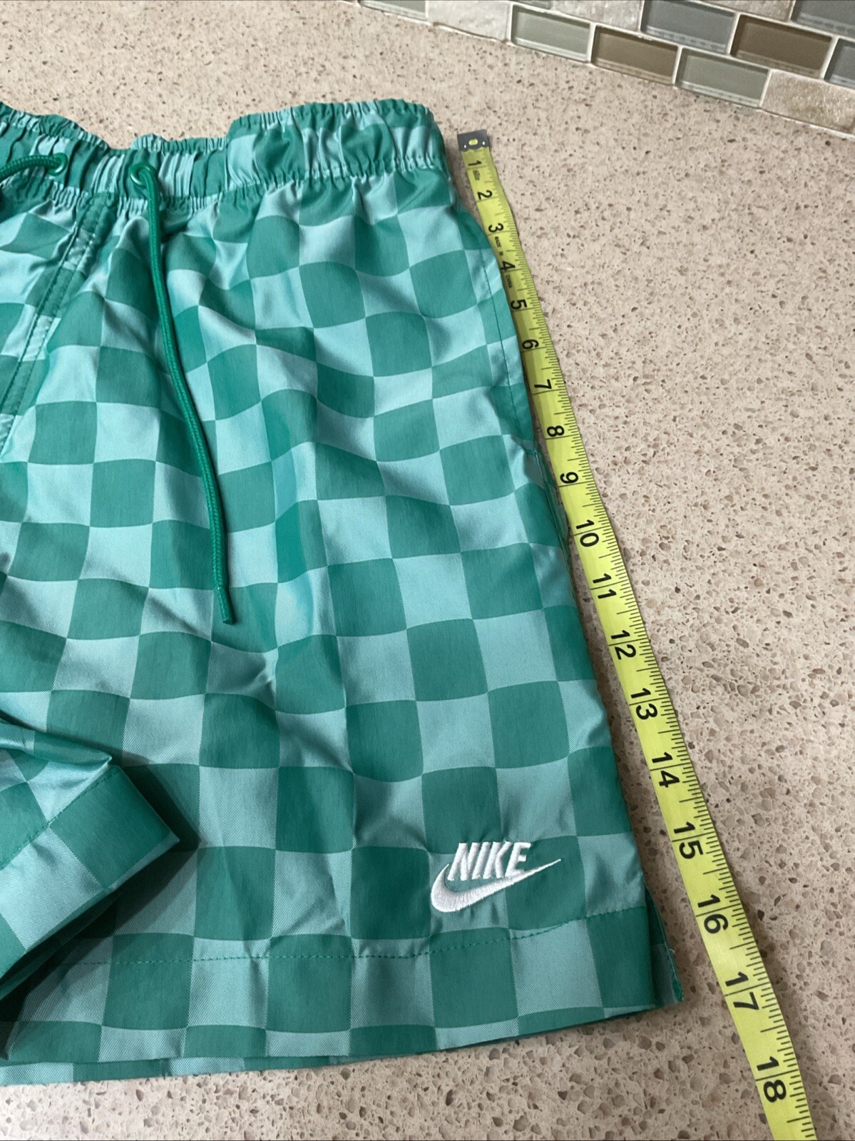 Nike Shorts Checkered Club Flow Casual Athletic Sz Small Green FN3098-365 New