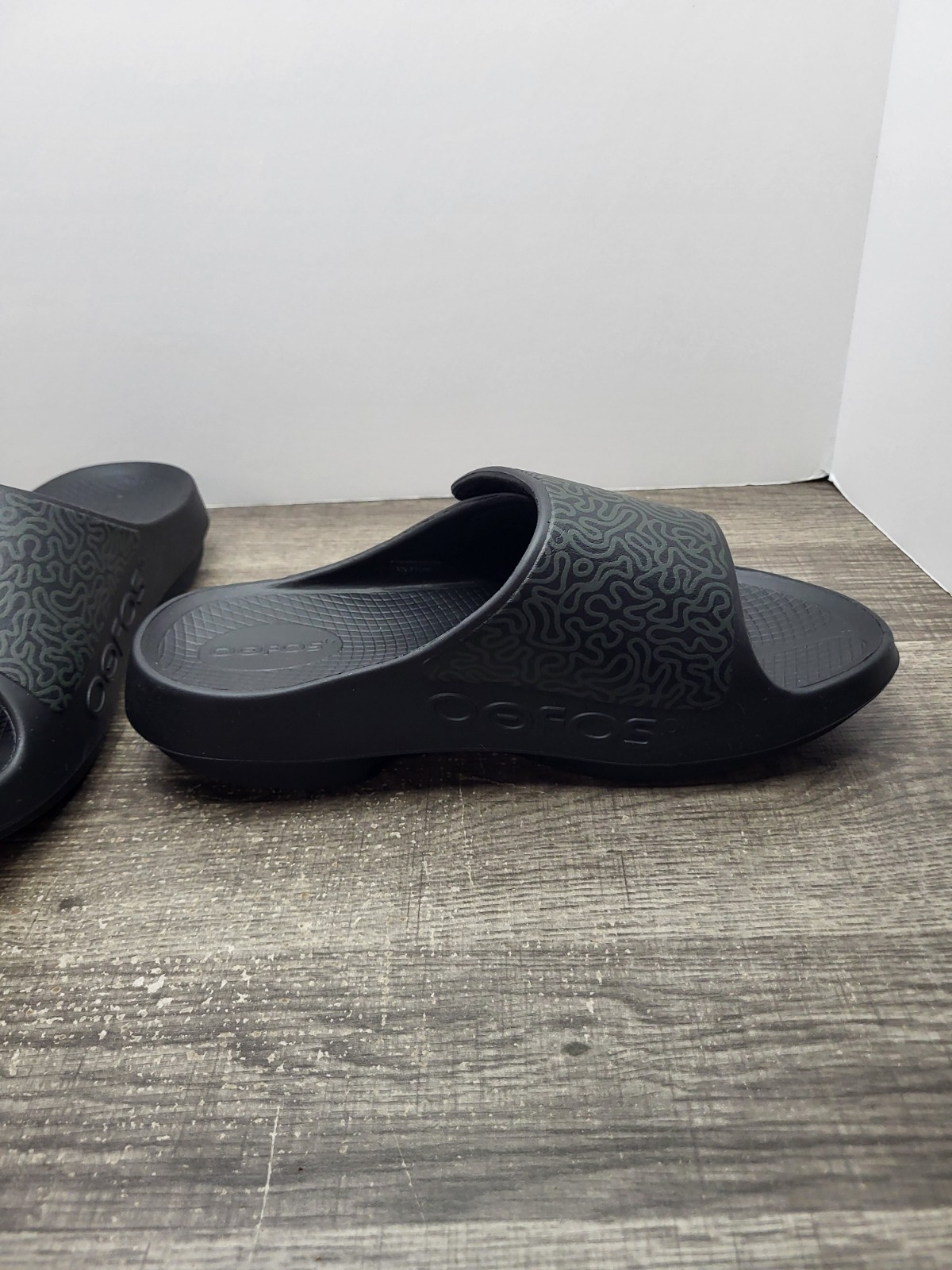 OOFOS OOAHH Sport Flex Limited Slides Men’s 7 Wms 9 Black Labyrinth Black New