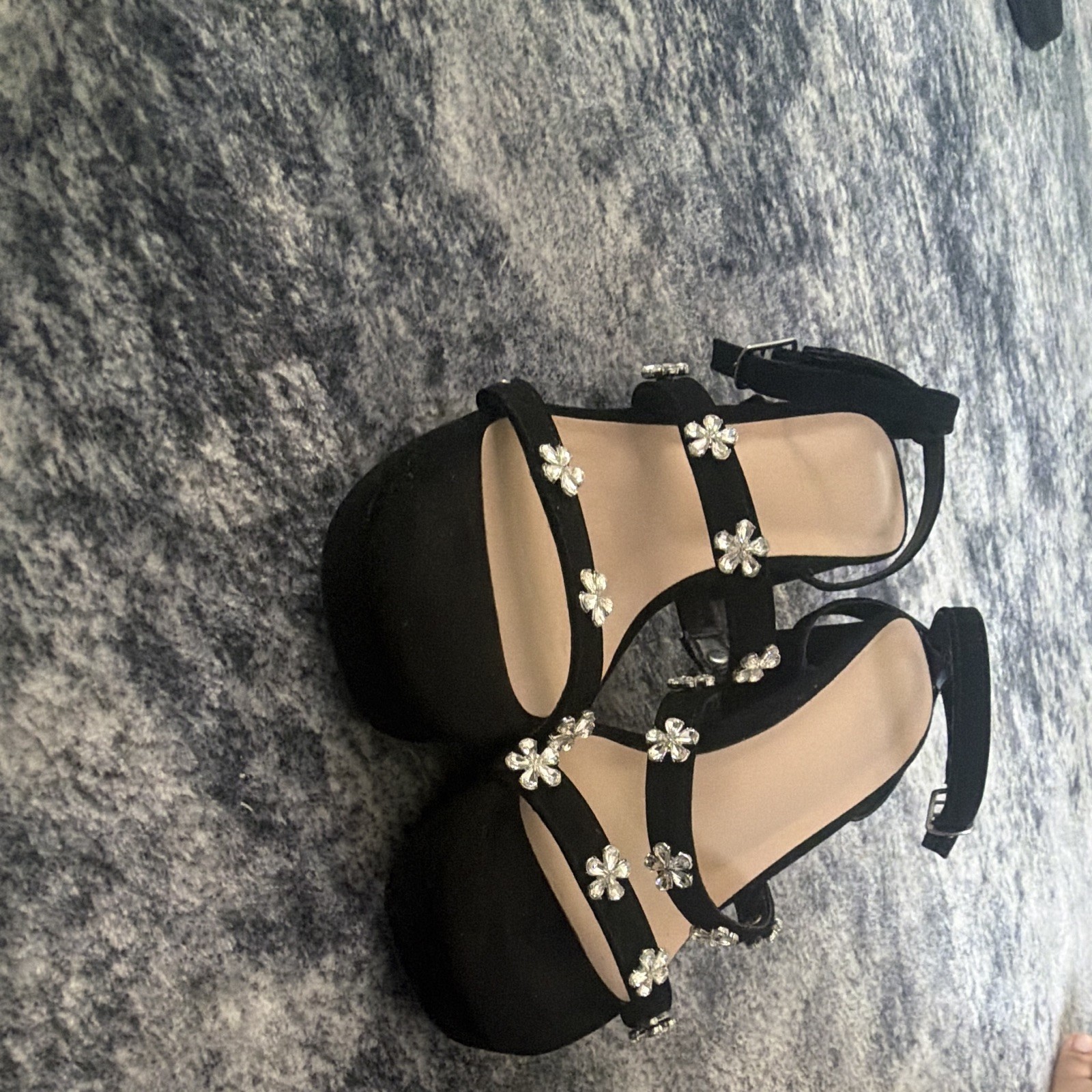 Women’s Black Strappy Rhinestone Ankle Strap Block Sandals Buckle Size 6 M