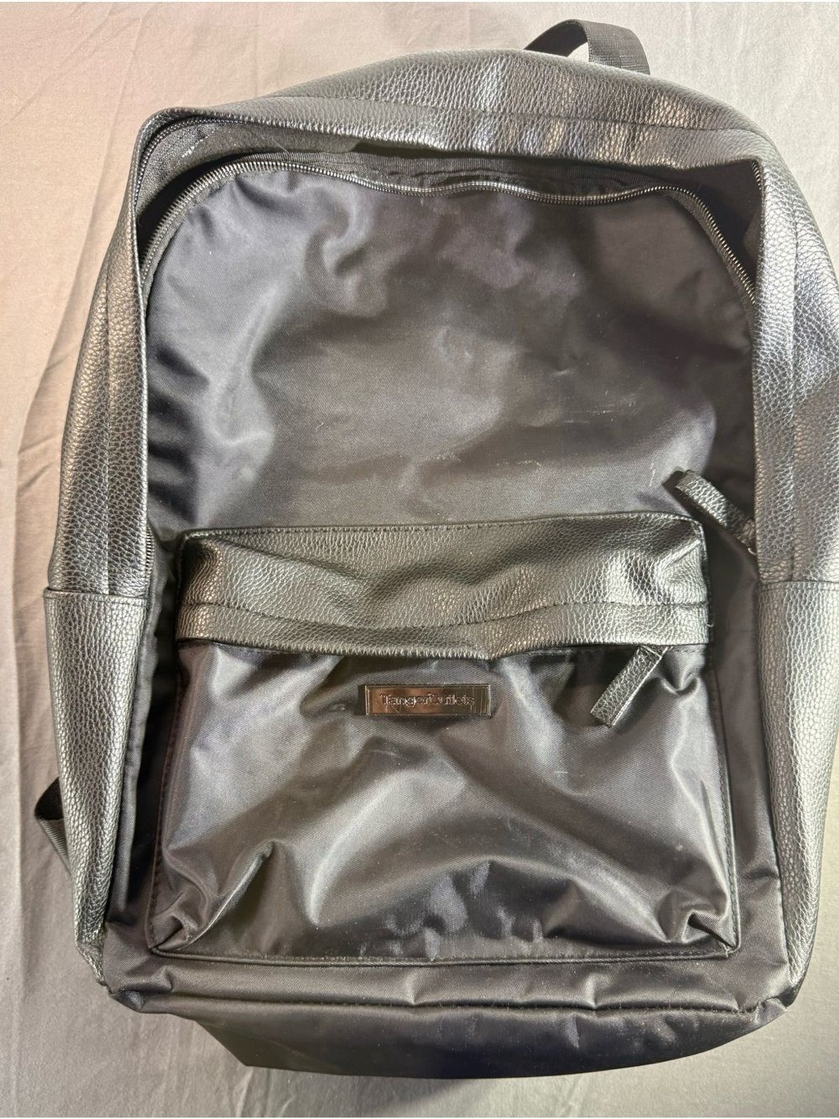Tanger Outlet brand Black Men’s Backpack – Classic Everyday Bag