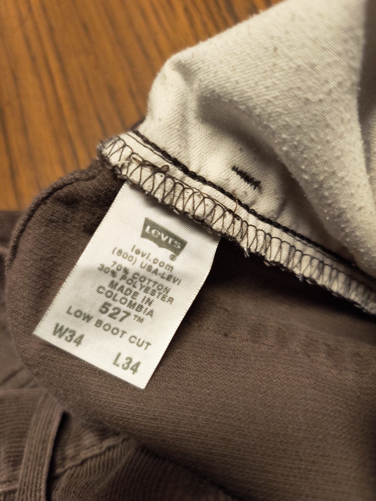 LEVI’S Jeans 527 Low Bootcut Corduroy W34 L34 Brown Mens Strauss & Co. Irregular
