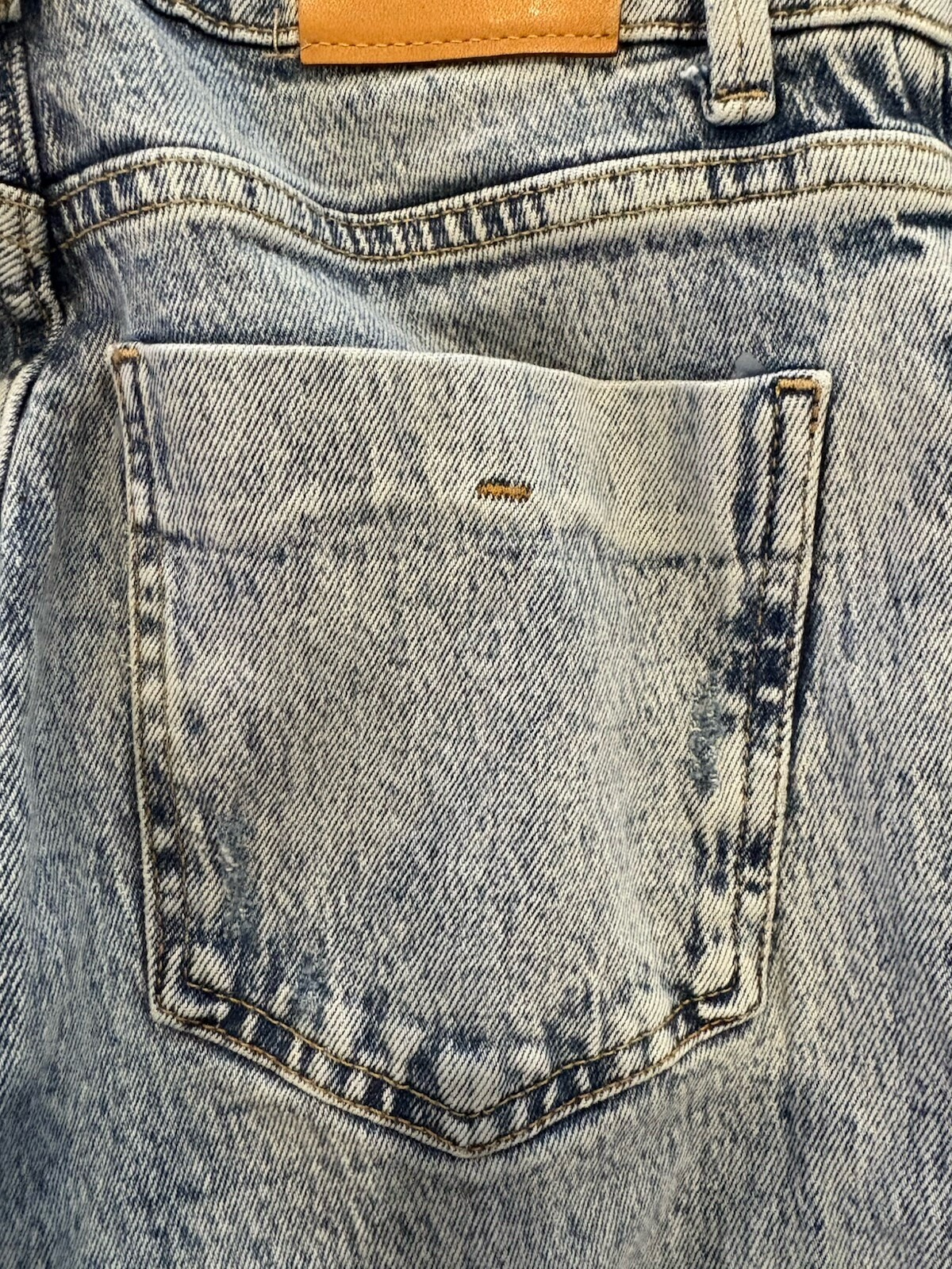 Zara Raw Hem Women’s Sz 2 Light Wash Blue Denim Button Down Jean