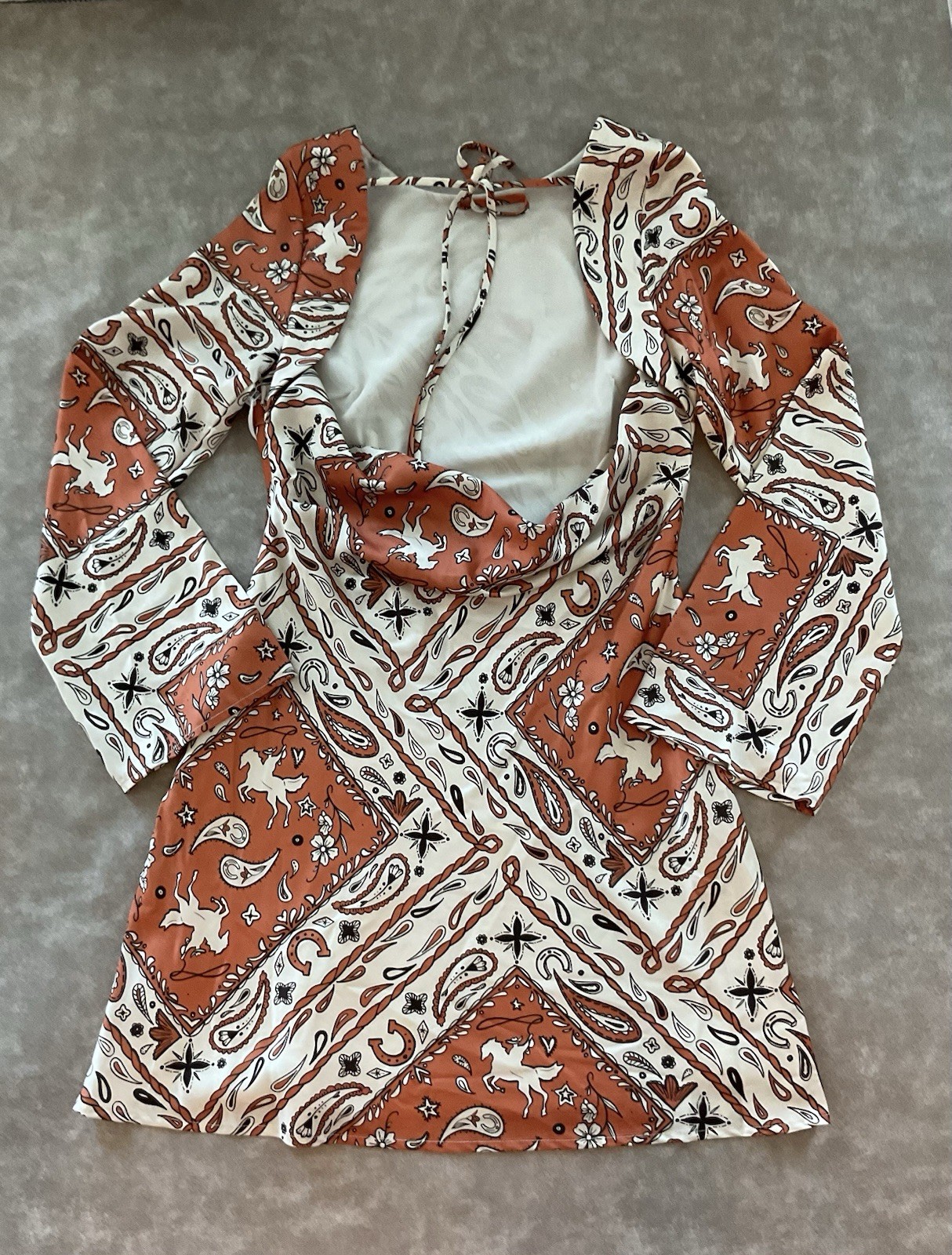 NWT Bailey Rose Paisley Horse Print Open Back Long Sleeve Mini Dress M