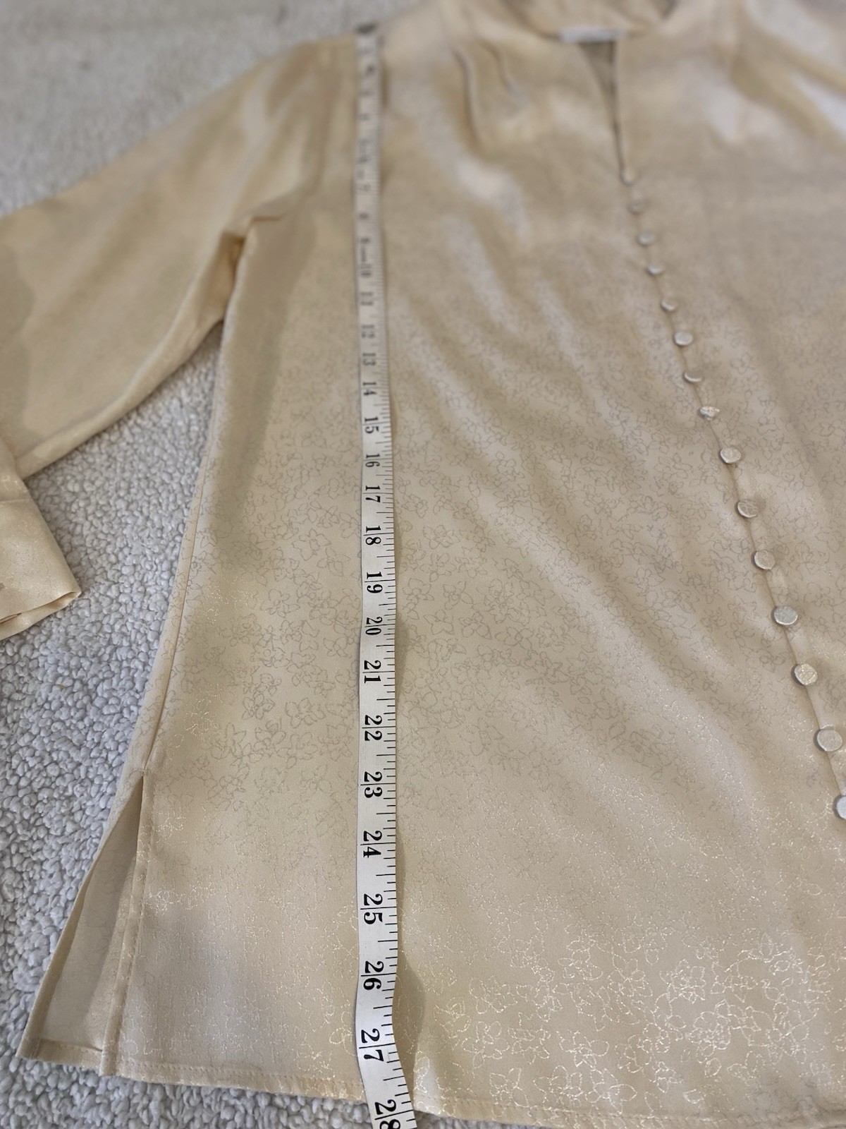 Clvin Klein Brocade Polyester Button Front Blouse W/ Cuffs. Size L / Beige