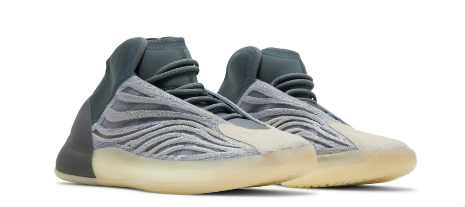 Sz 5 – Adidas Yeezy Quantum ‘Mono Carbon’