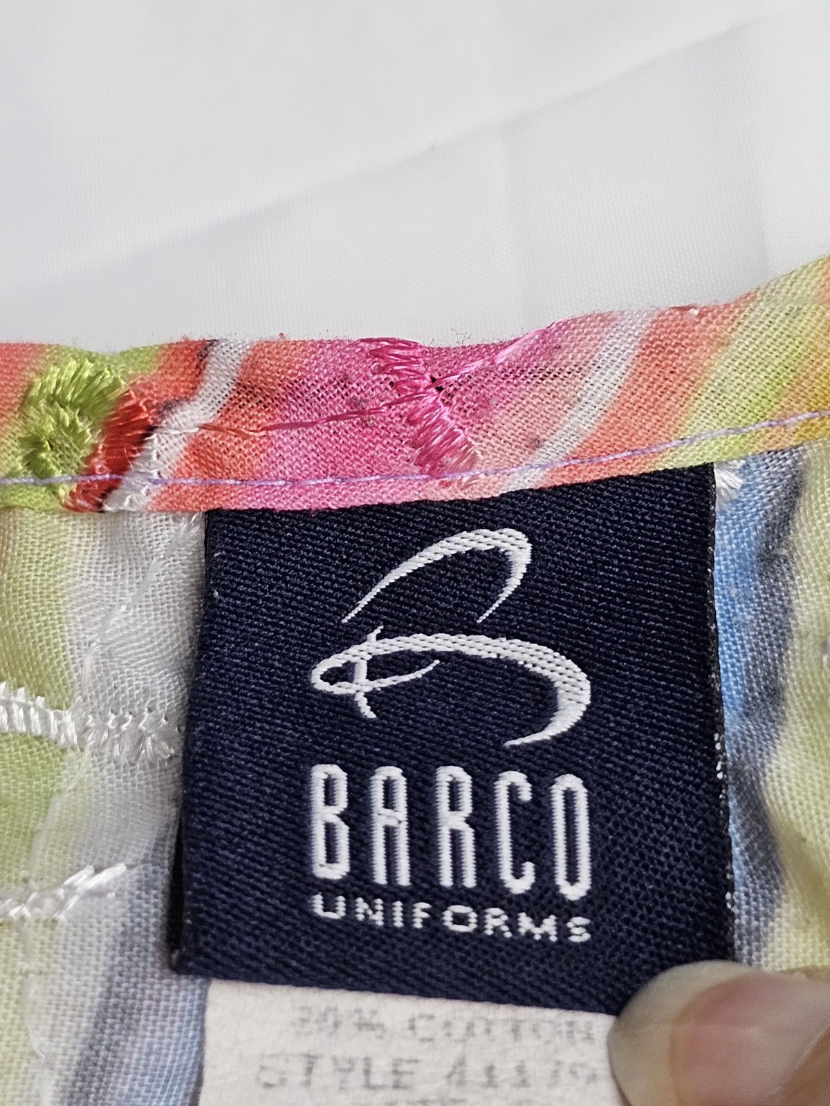 Barco Scrub Top Womens Size Small Multicolor Pit To Pit 18in V-Neck Pockets