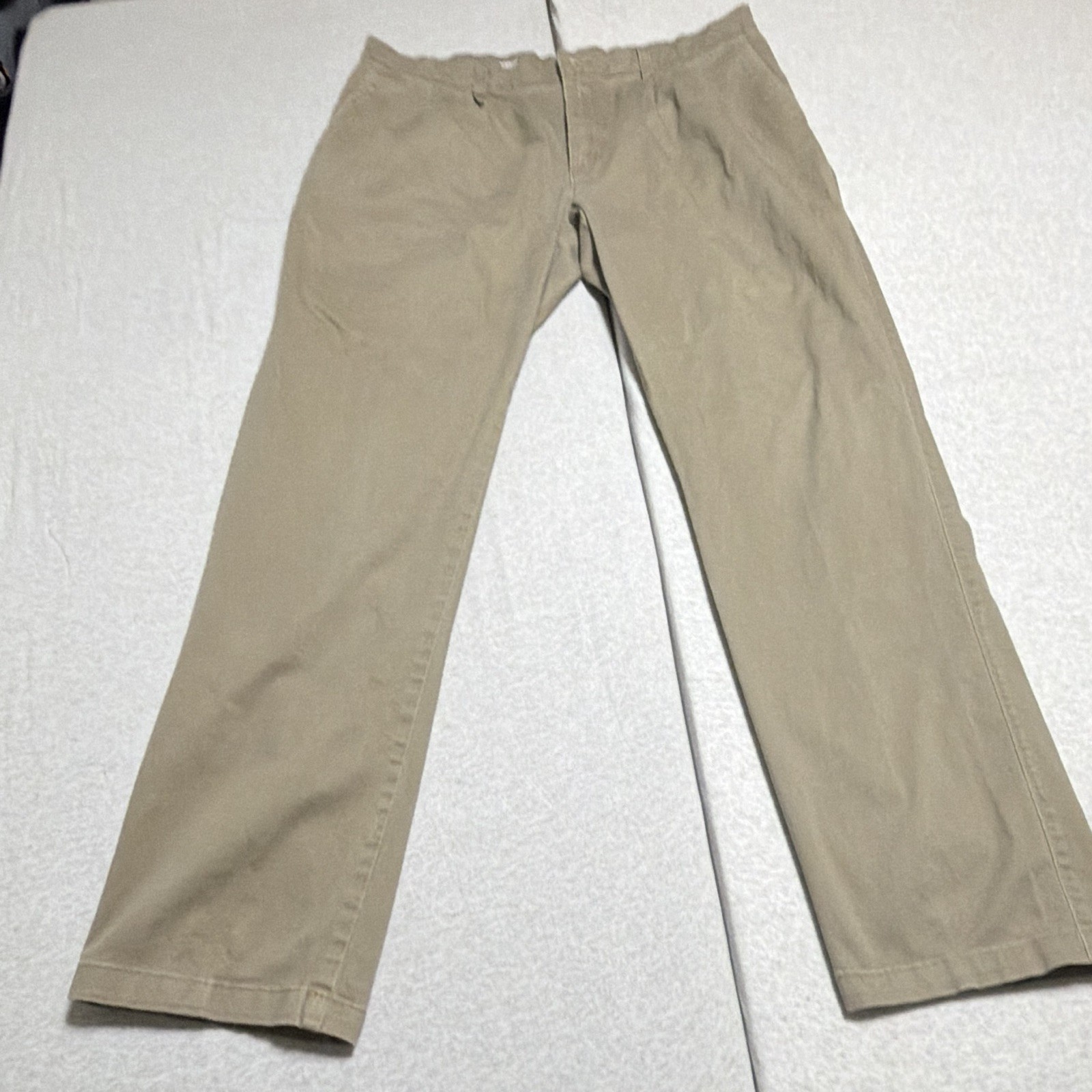Wrangler Men’s Beige Cotton Twill Relaxed Fit Straight Leg Casual Pants 36