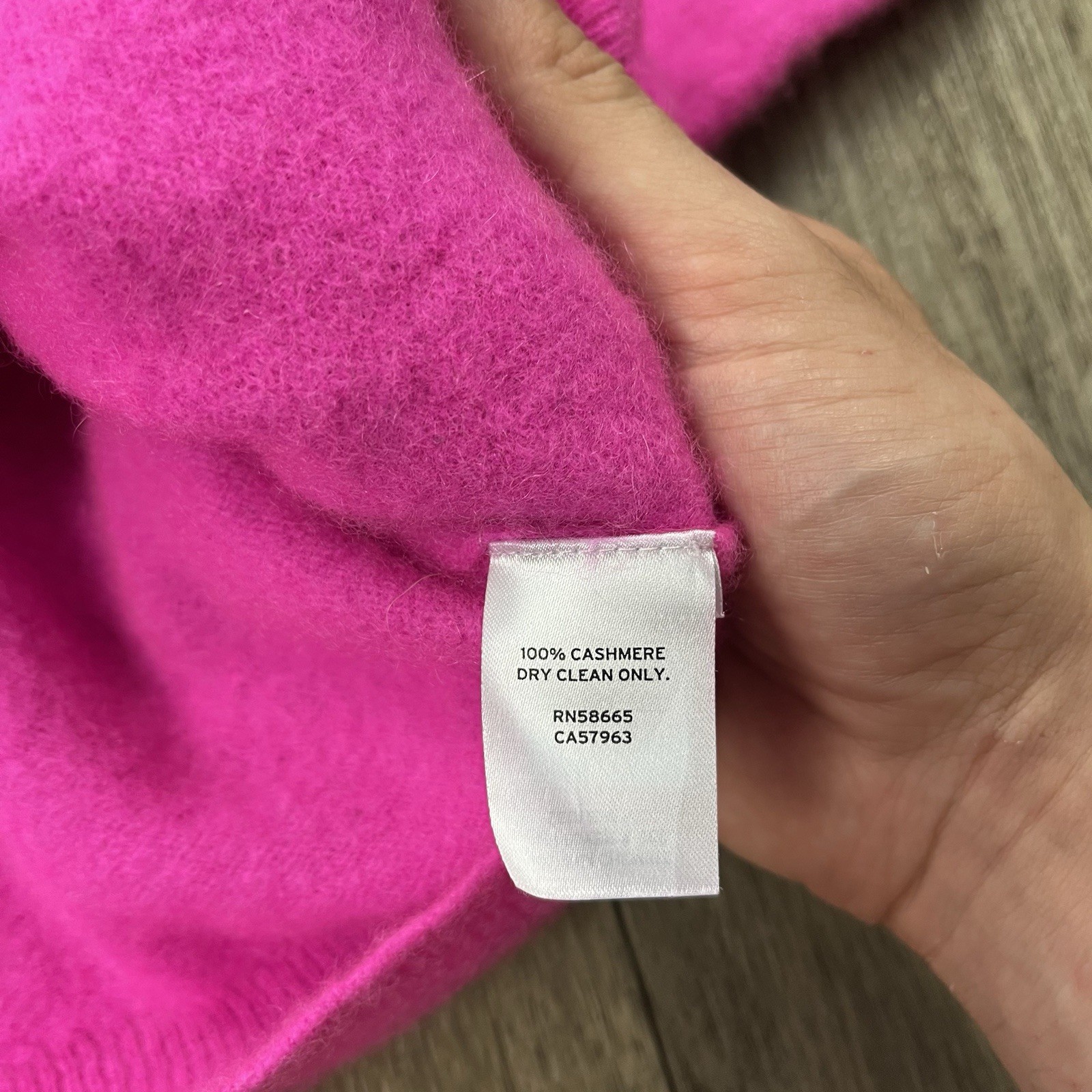 Nordstrom 100% Cashmere Crew Neck Sweater Fuchsia Hot Pink Women’s Size M