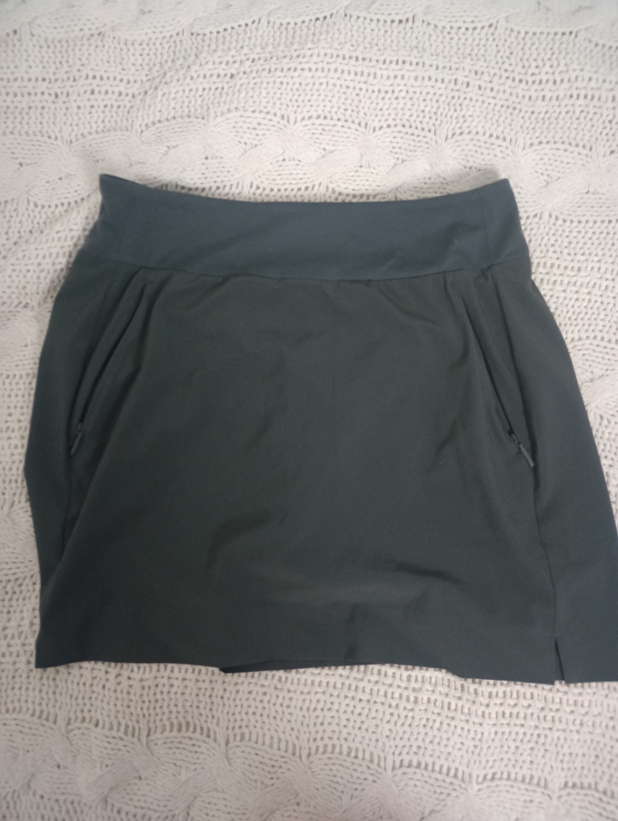 Athleta Mini Skirt Size 6 With Pockets In Front And Back