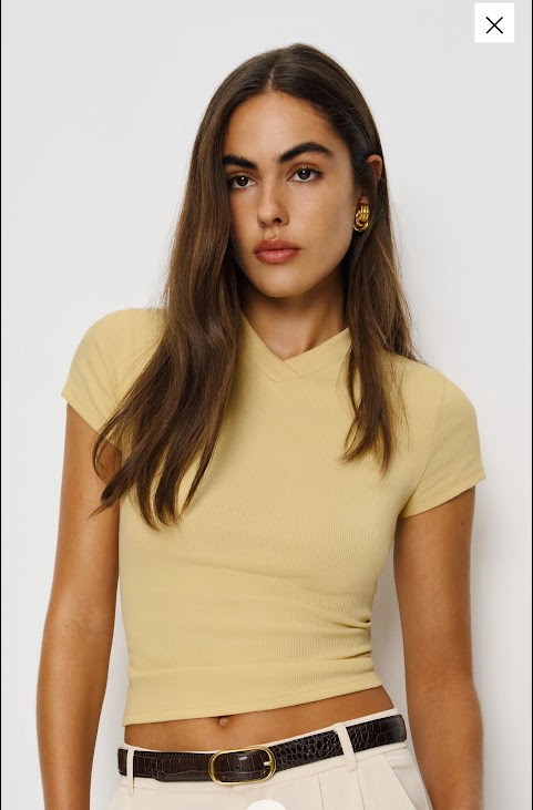 REFORMATION Lindie Tee Color: Blonde Short Sleeve Knit with high V-Neck XS, S, L