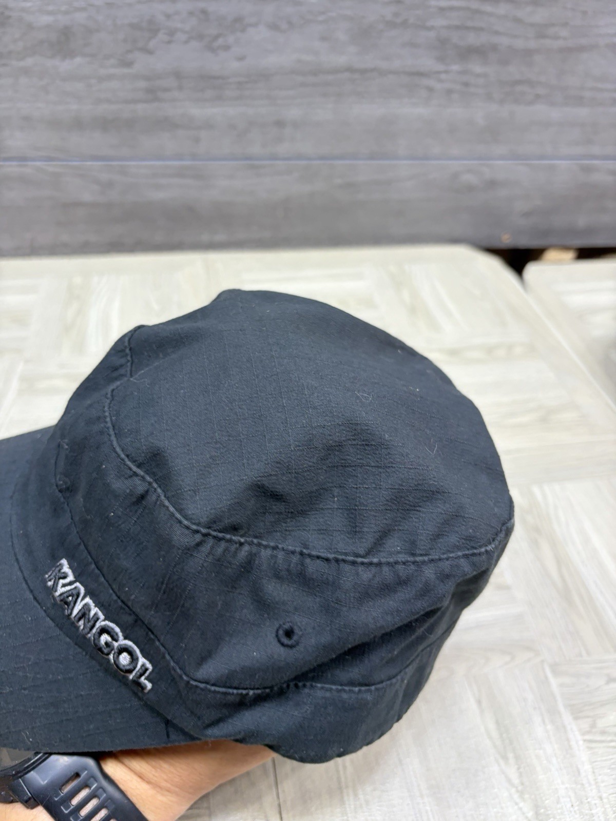 Kangol Black Flexfit Army Cap Hat Kangaroo Logo Lightweight S/M