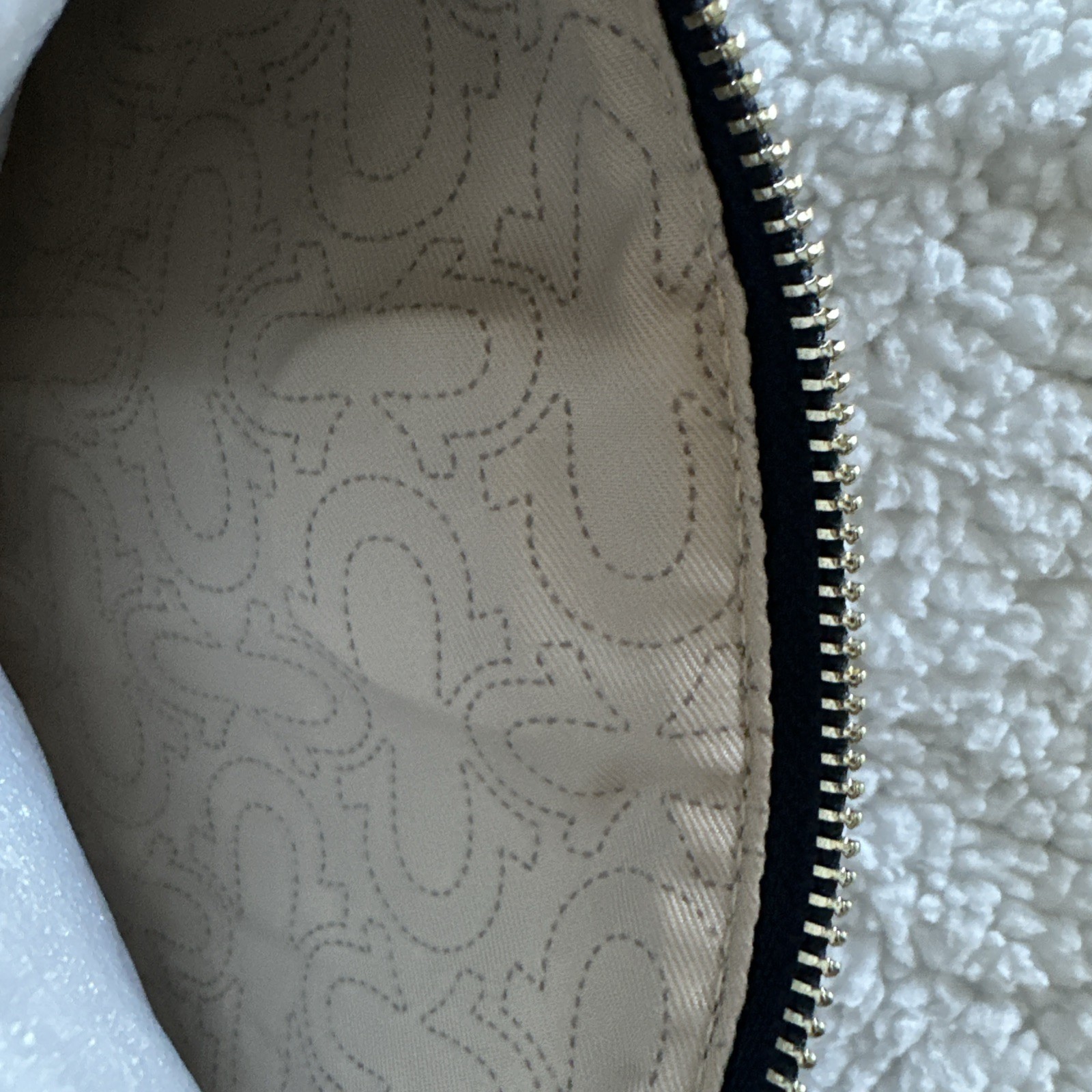 NWT True Religion Logo Horseshoe Stitched Dark Denim Wristlet Gold Hardware $48