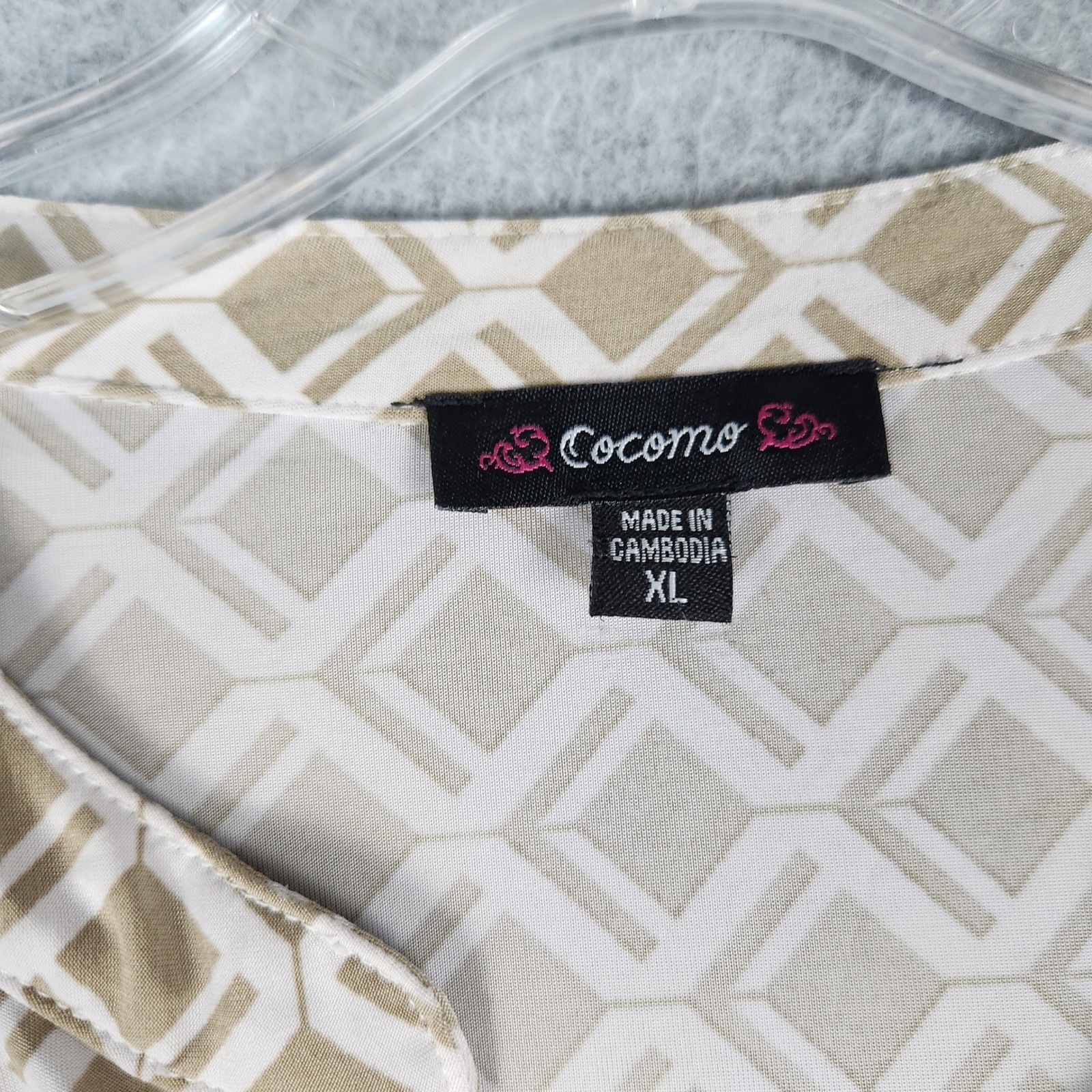 Cocomo Blouse Top Womens XL Tan White Geometric Roll Tab Sleeve Pleated Relaxed