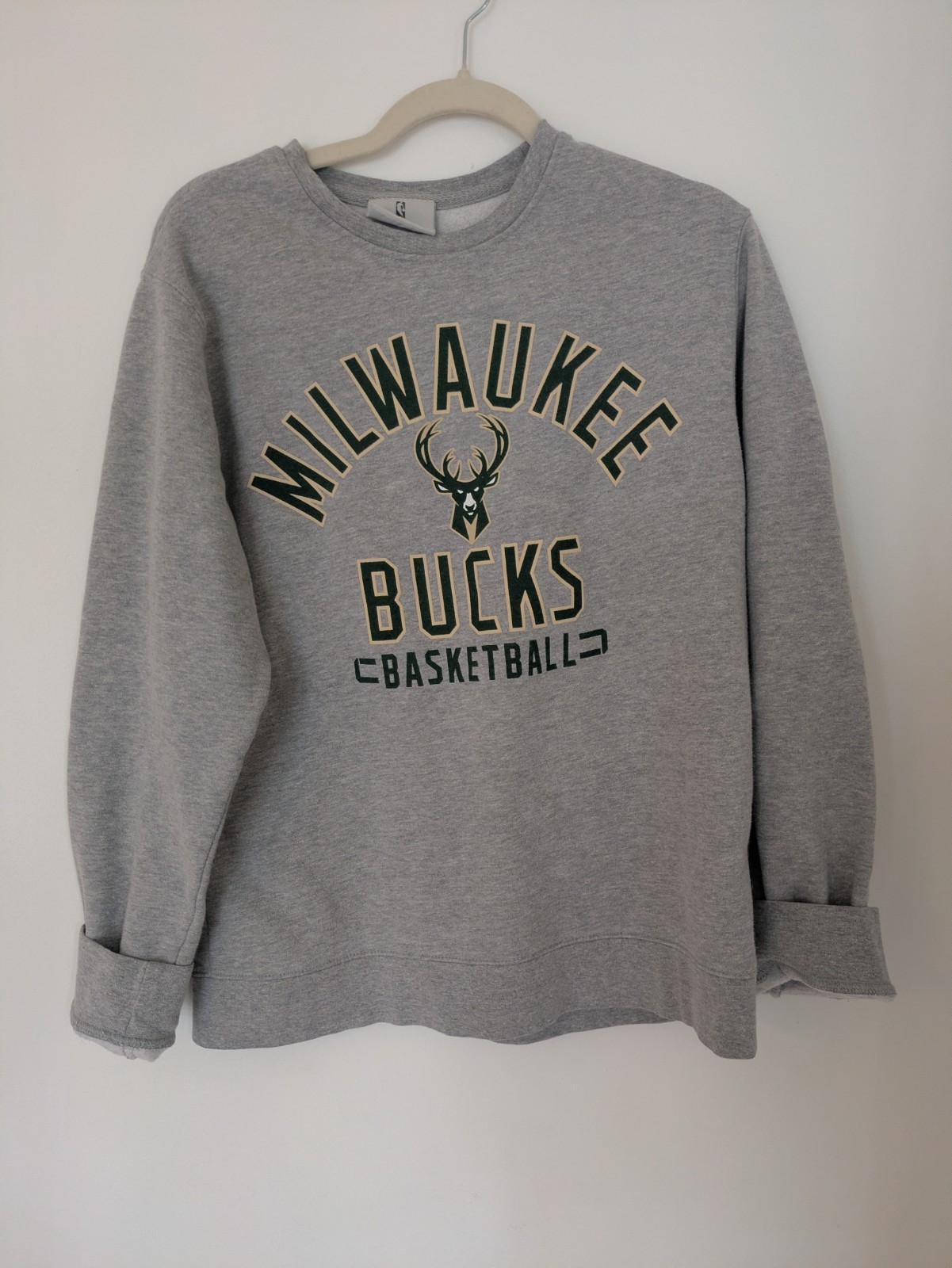Fanatics Brand Women’s Medium Milwaukee Bucks Lot Basketball Fan Nba