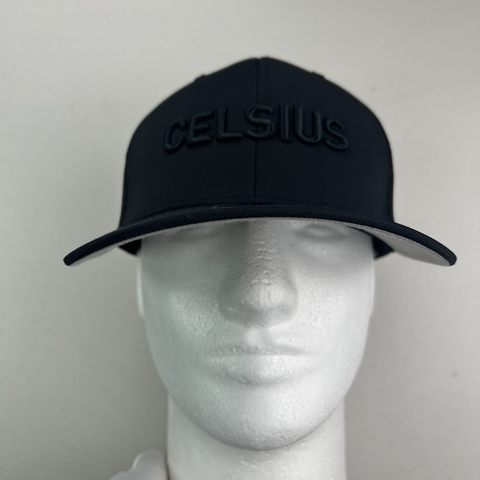 Celsius Trucker Hat Cap Black Men’s OSFM Snapback NWT CapAmerica Flexfit Yupoong