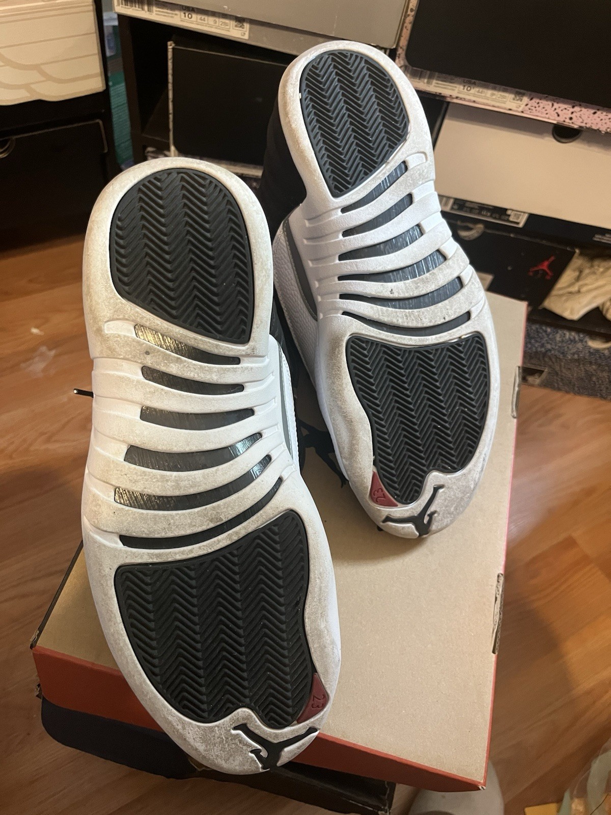 Use Jordan 12 Playoff