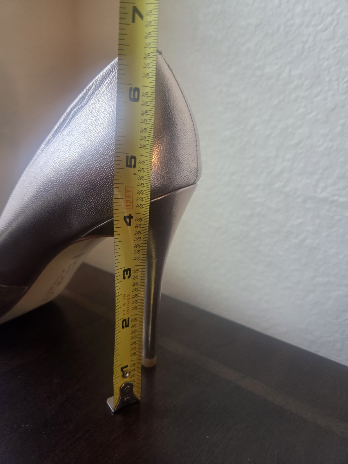 Charles By Charles David Women’s Rose Gold Leather Pumps US Size 10