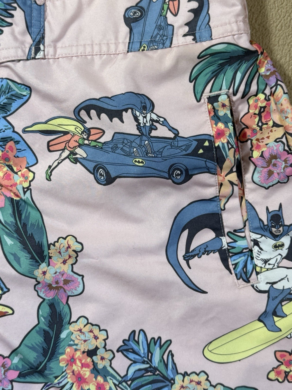Batman Men’s Pink Floral Board Shorts Swim Trunks Lined Pockets M