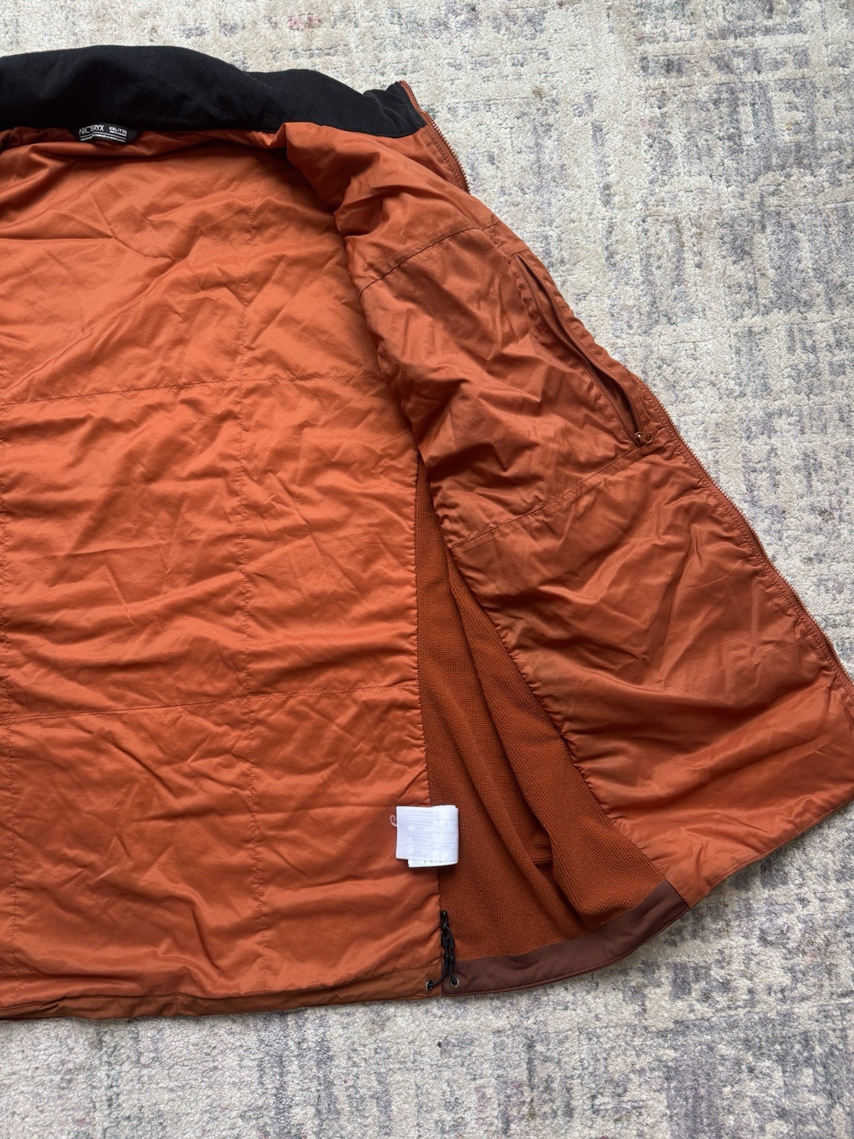 Arc’teryx Vest Mens 2XL Orange Atom LT Insulated Puff Full Zip Hiking Outdoors