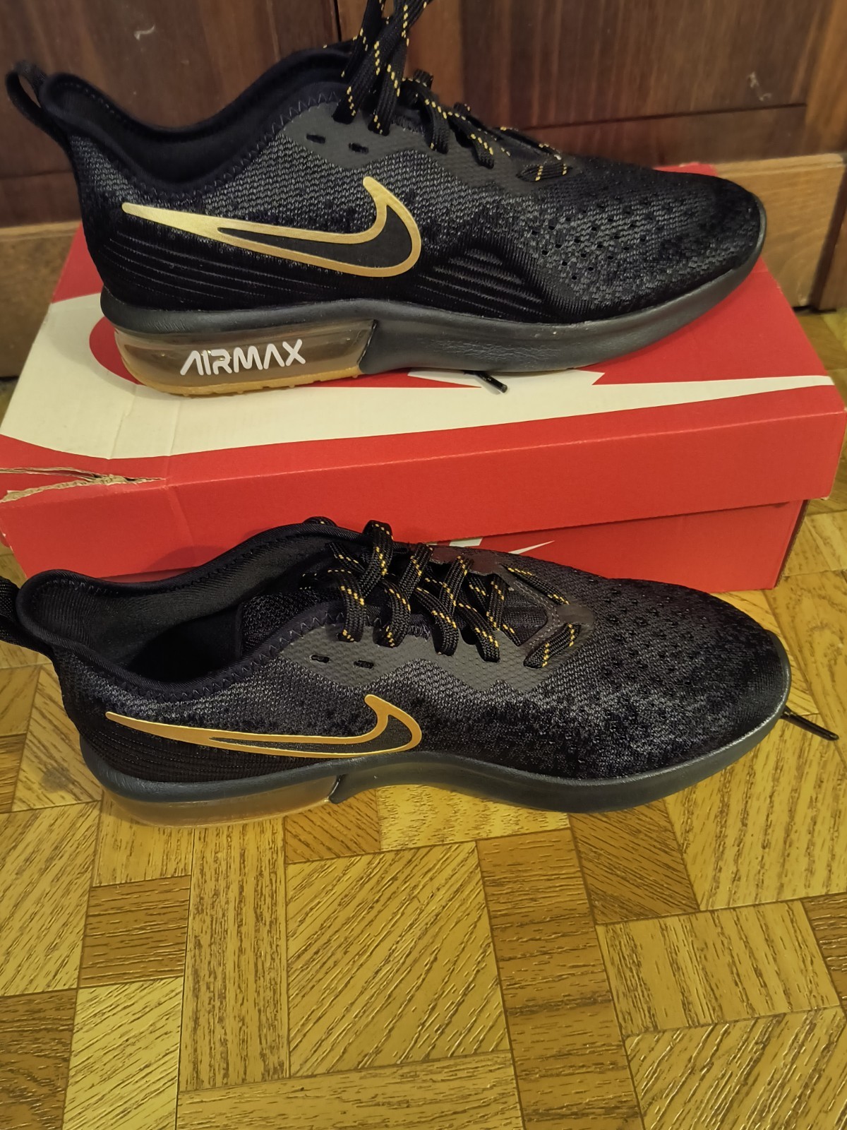 Nike Air Max Sequent 4 Men’s Size 8 Sneakers Black And Gold AOO4485 005