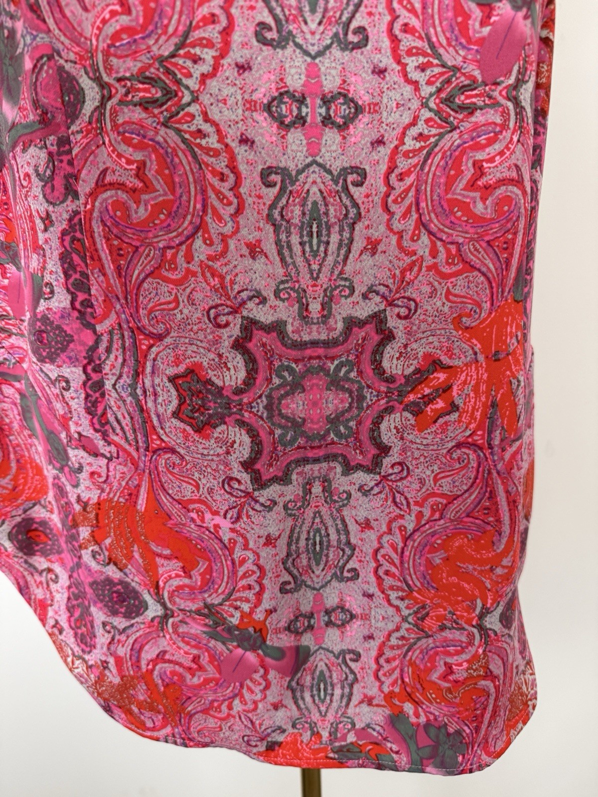 CAbi Jubilee Pink/Purple/Gray Paisley Sleeveless Tank Blouse – SIZE M