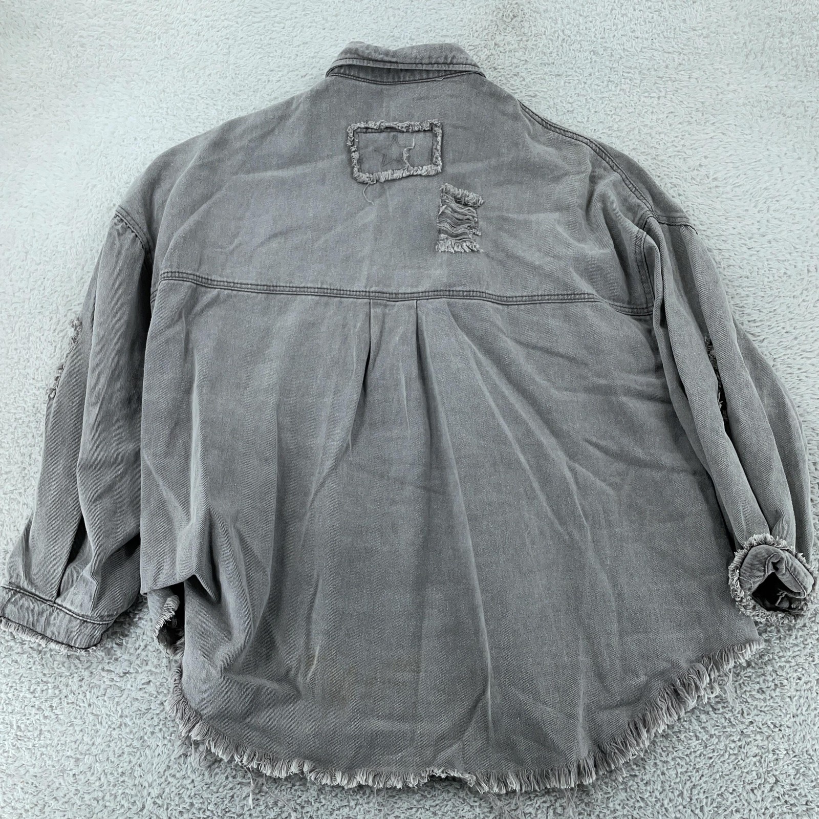 POL Shacket Womens Large Gray Denim Distressed Collared Snap Button Frayed Hem
