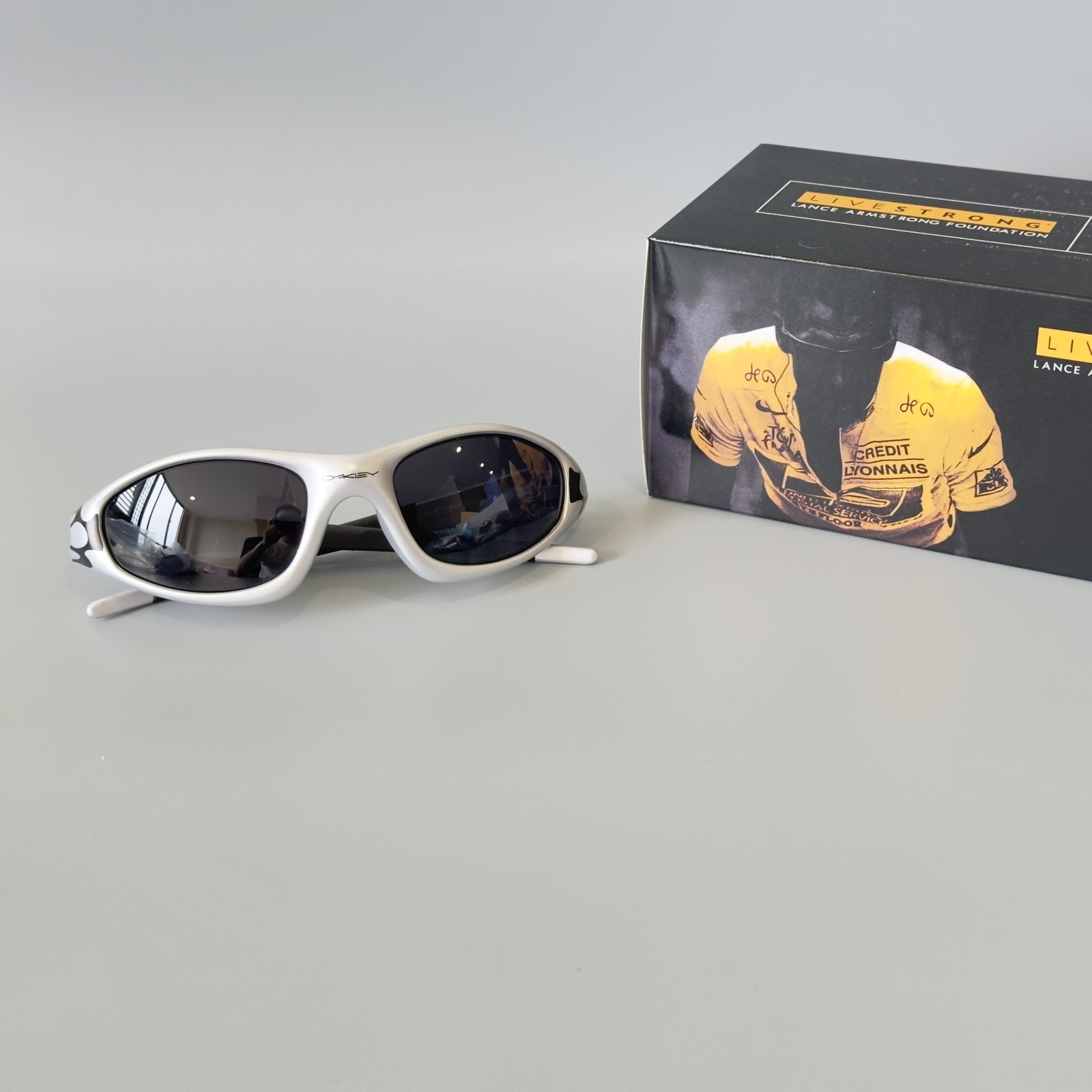 Oakley STRAIGHT JACKET 99 MUZM OO9505 Polarized Sunglasses Black Fire