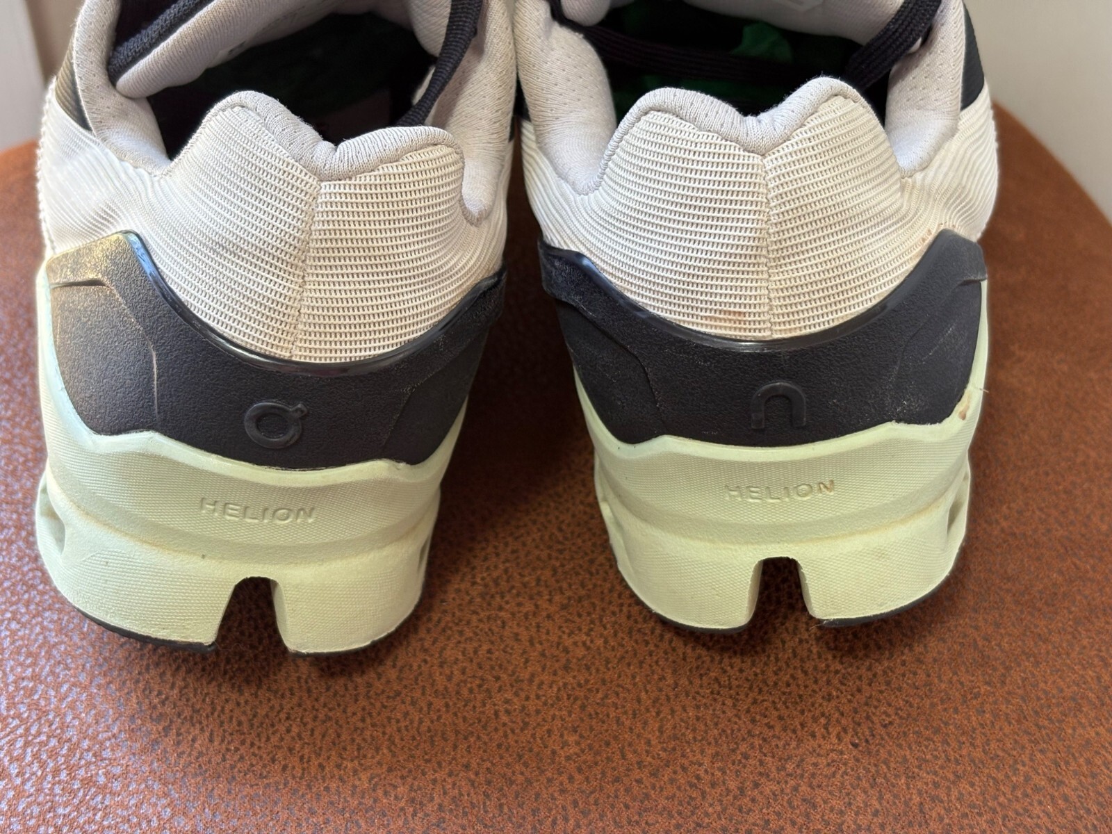 On Cloudstratus White Black Sage Green Running Shoes 39.98997 Womens Size 8 READ