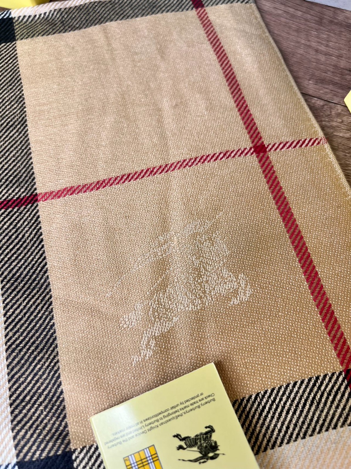 BURBERRY SCARF SHAWL AUTHENTIC 100% CASHMERE BEIGE BROWN BLACK CLASSIC LOGO