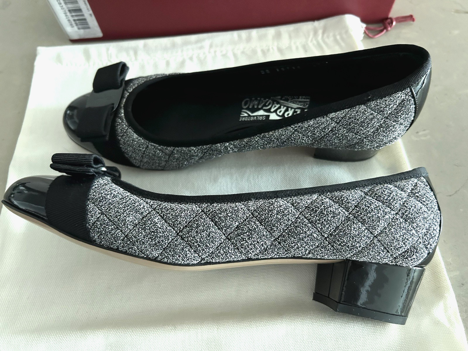 Salvatore Ferragamo Vara Bow Pumps – Silver Glitter & Black Patent, 8.5 C New!