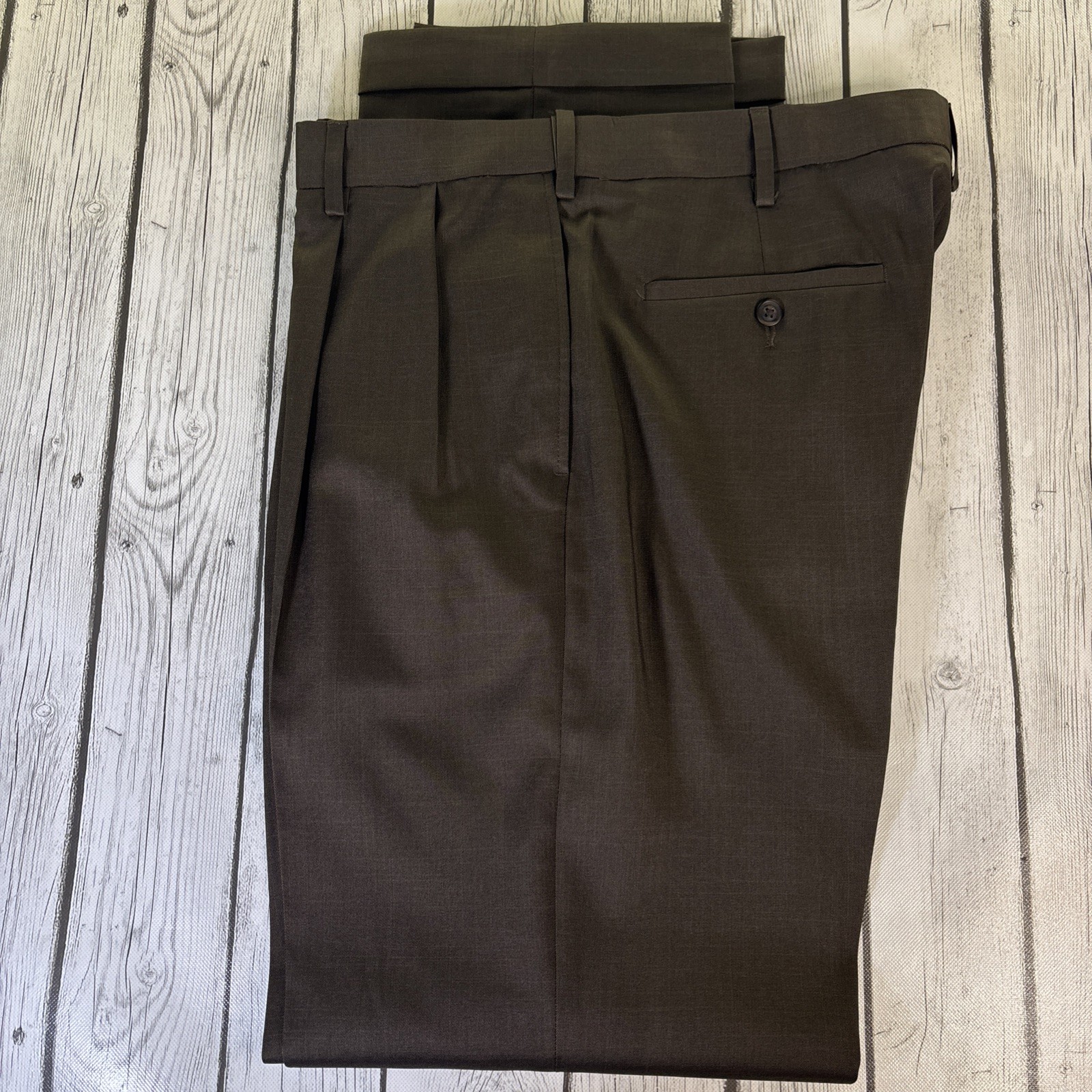 Savane Men’s 34×34 Stretch Crosshatch Pleated Cuffed Dress Pants Brown NWT.