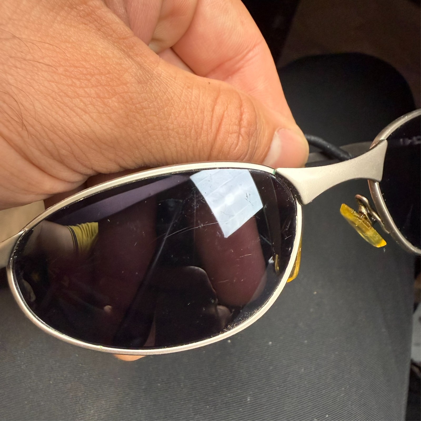 Men’s Vintage Style Silver Frame Sunglasses – DAMAGE: Scratches on Lens