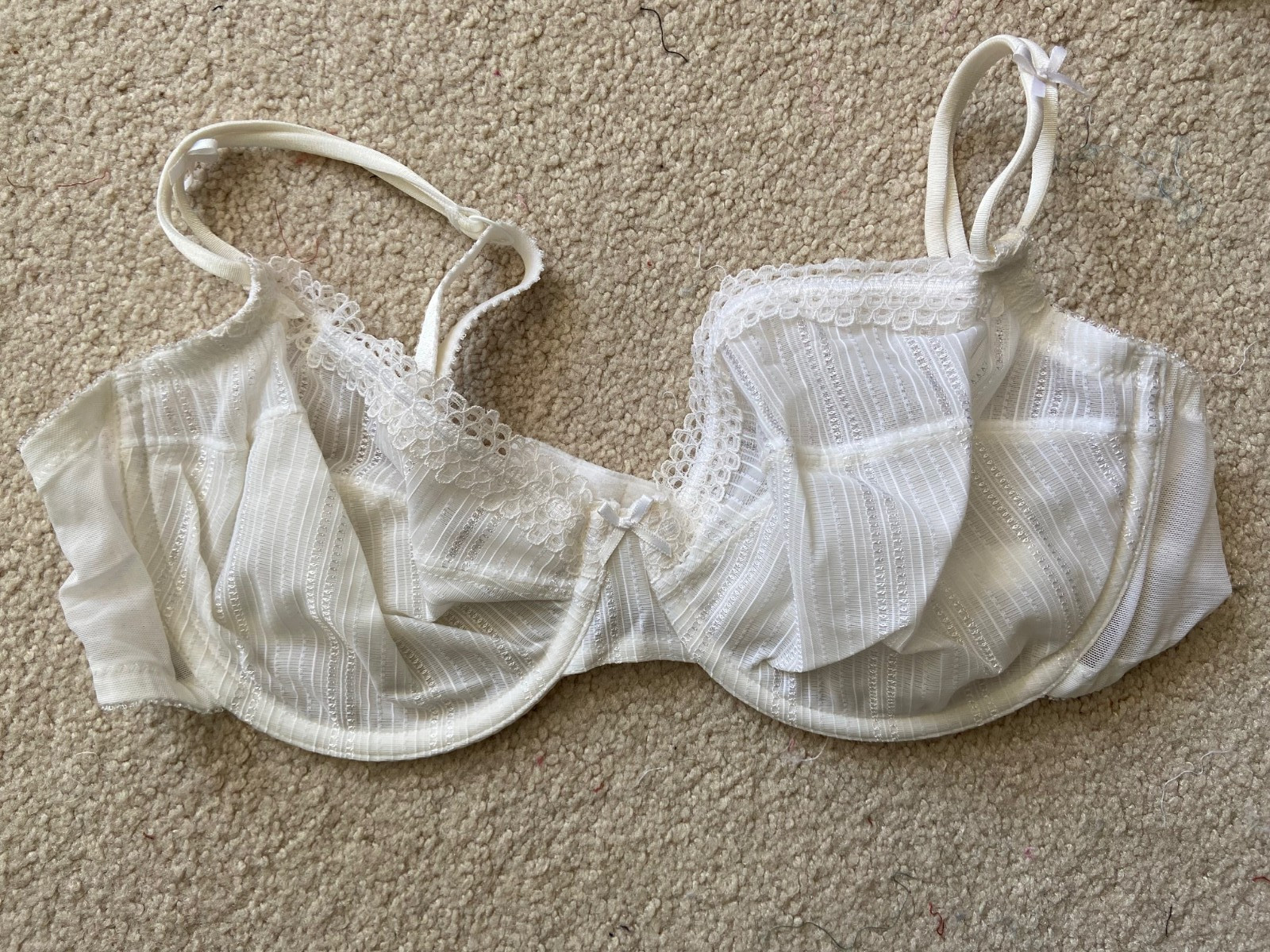 Marks & Spencer UK 38 B white bra under wire non padded