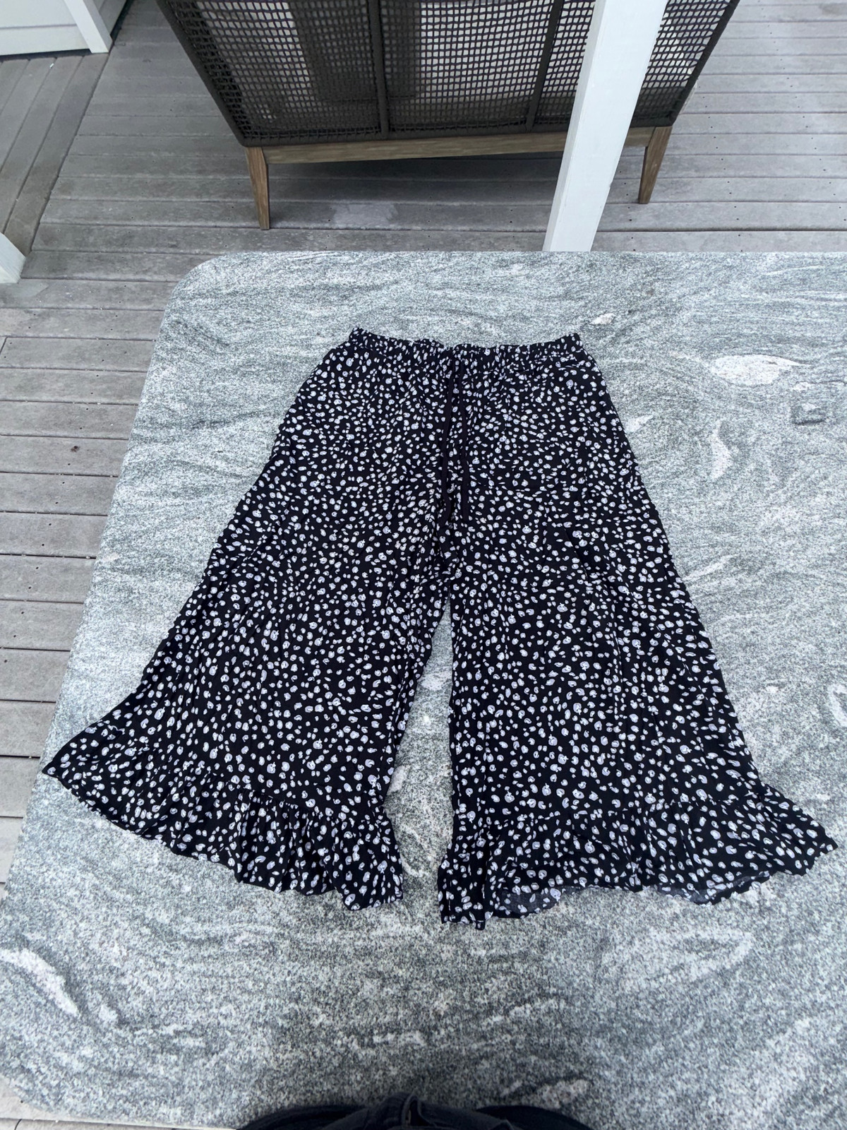 Vintage Women’s Black & White Abstract Ankle-Length Trousers Size N/A
