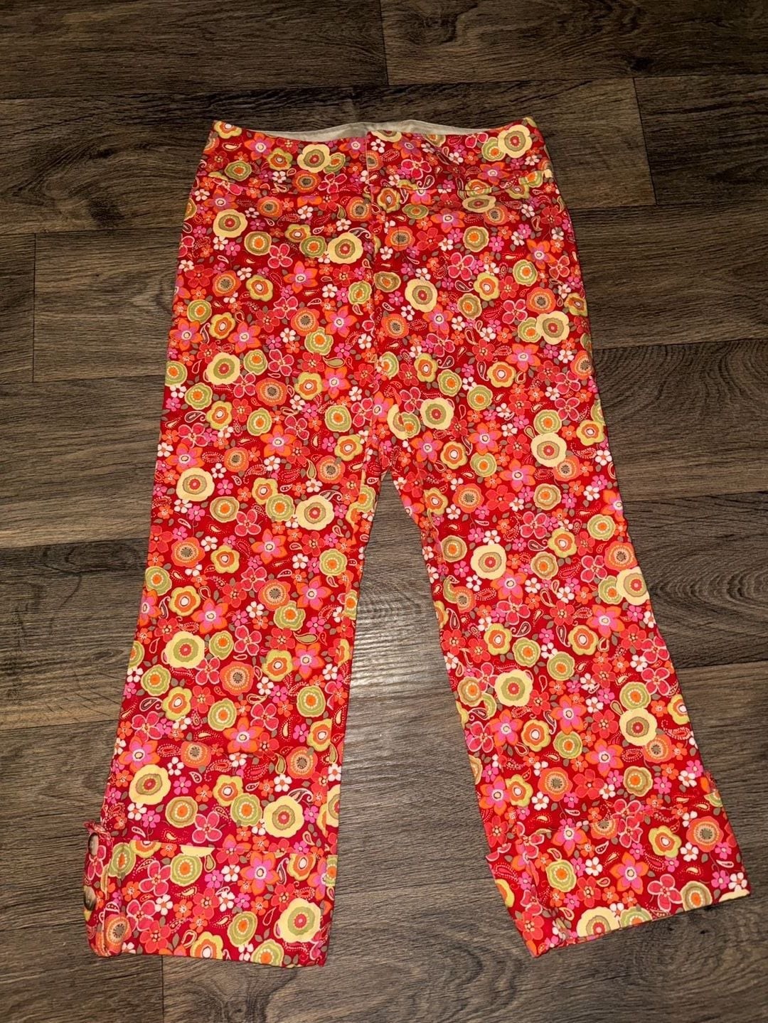 Y2k Central Falls Vintage Retro Floral Capris with Button Cuffs funky dopamine
