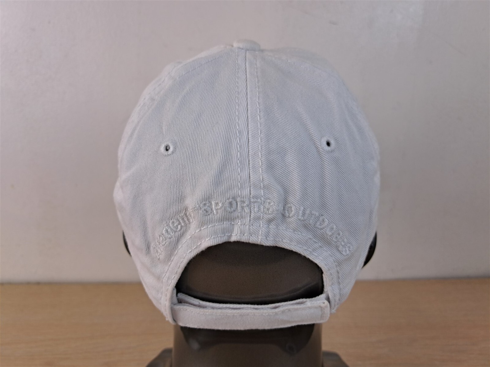 ACADEMY SPORTS OUTDOORS USA FLAG ADJUSTABLE STRAPBACK BASEBALL HAT/CAP, WHITE